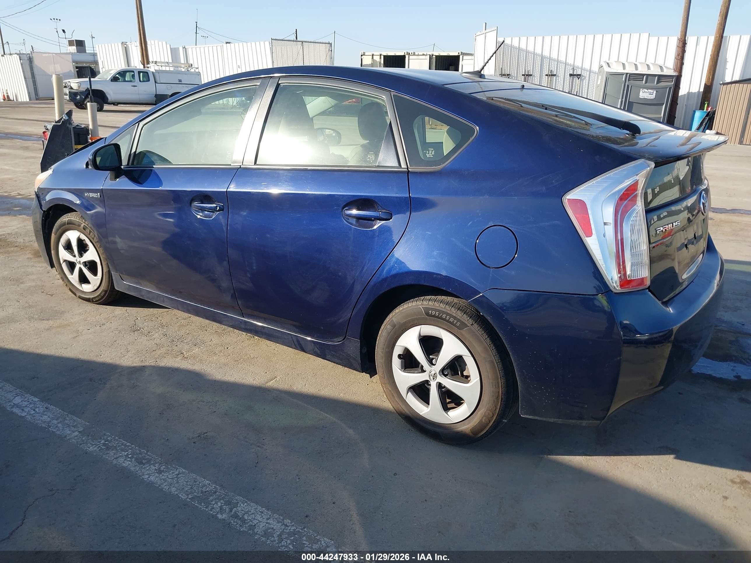 TOYOTA PRIUS image 3