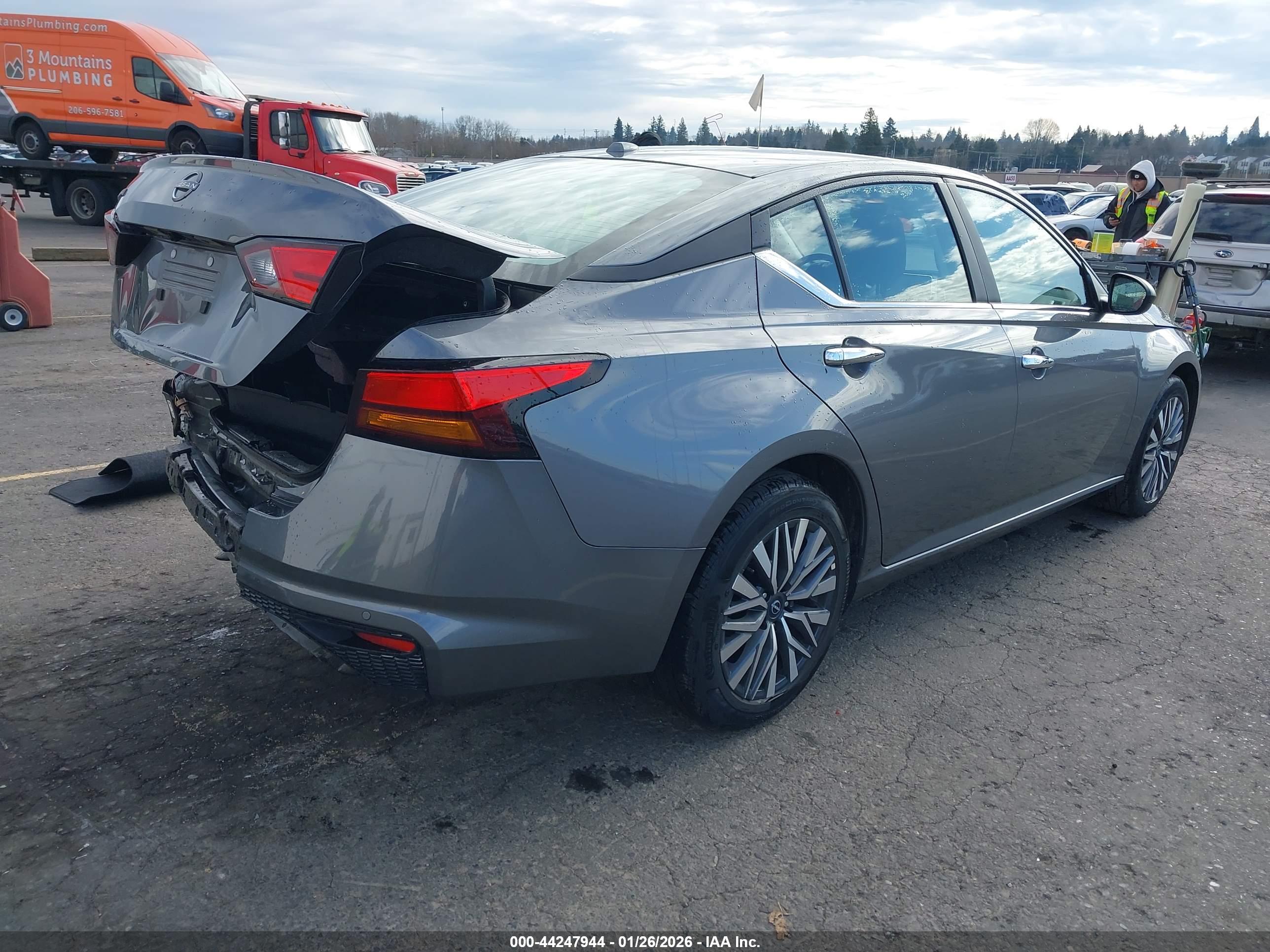 NISSAN ALTIMA image 4