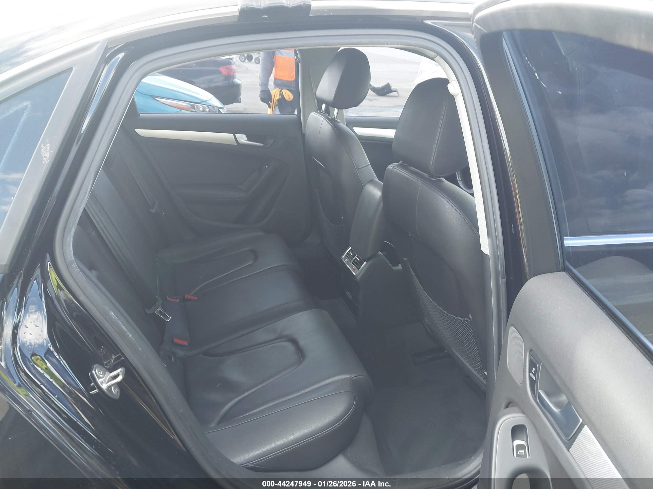 AUDI A4 image 8