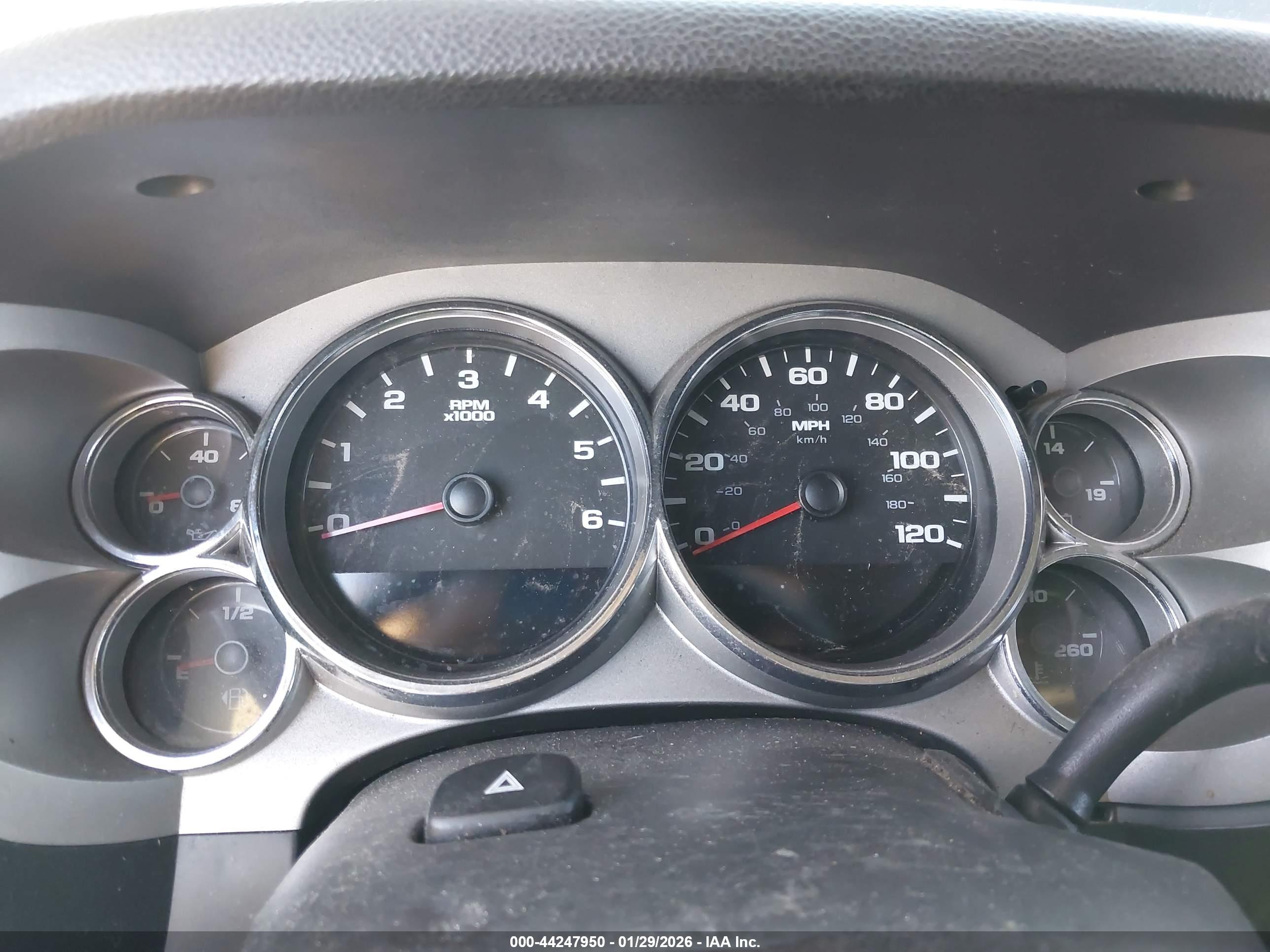 CHEVROLET SILVERADO image 7