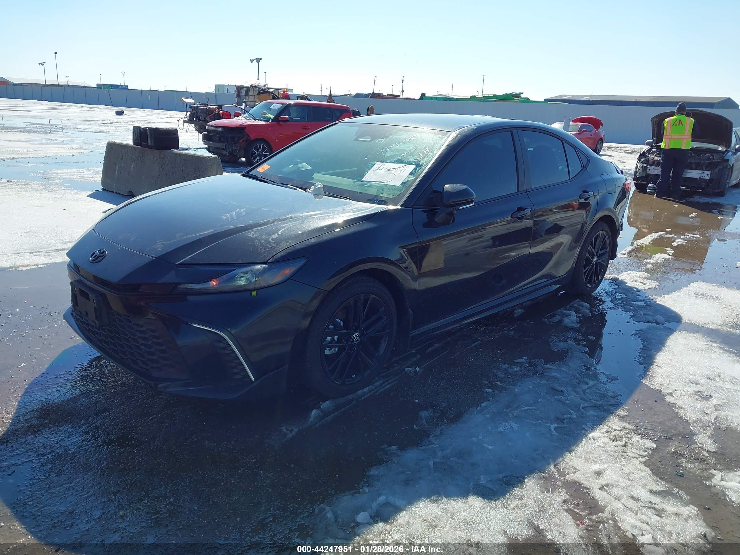TOYOTA CAMRY image 2