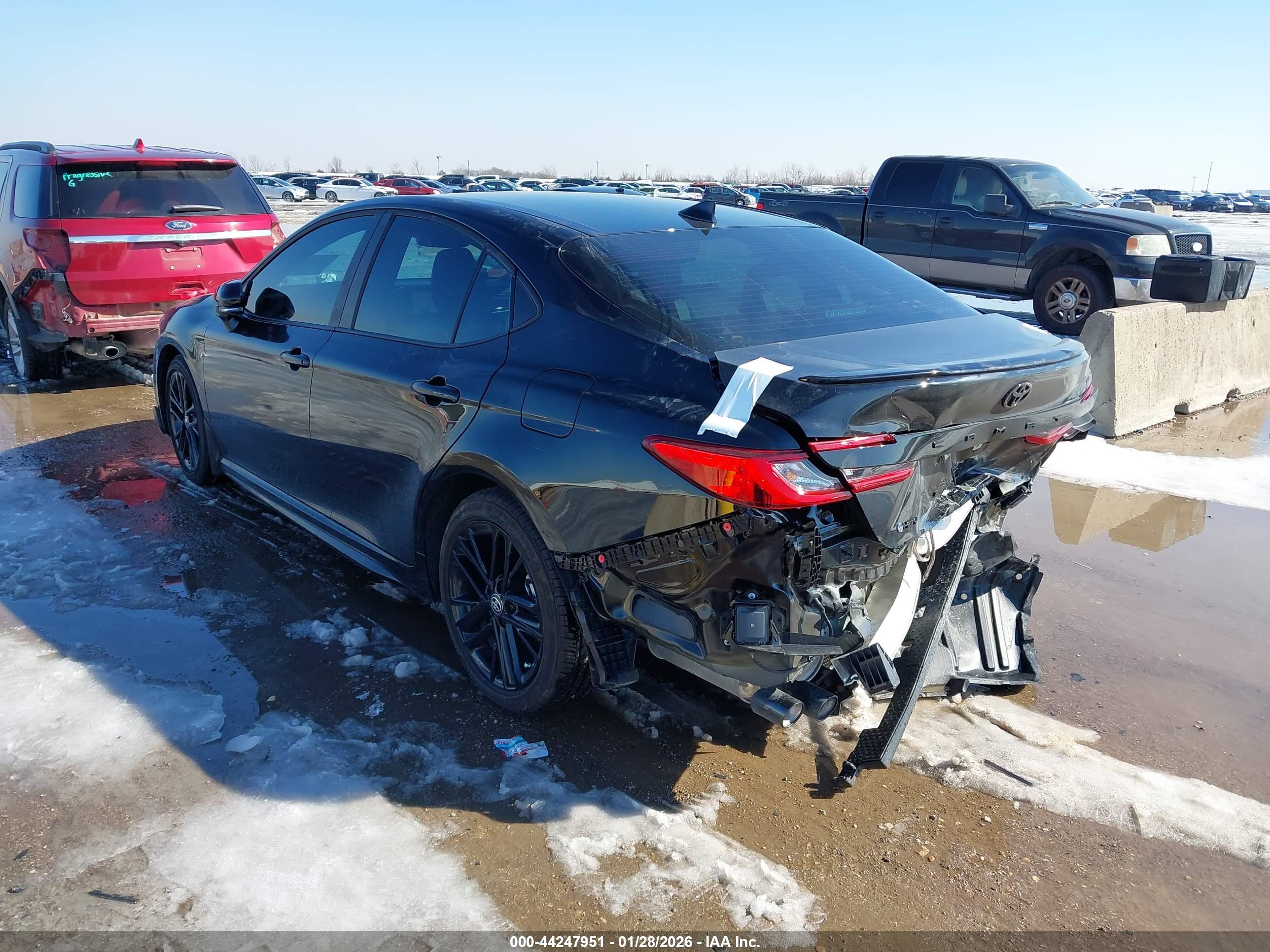 TOYOTA CAMRY image 3