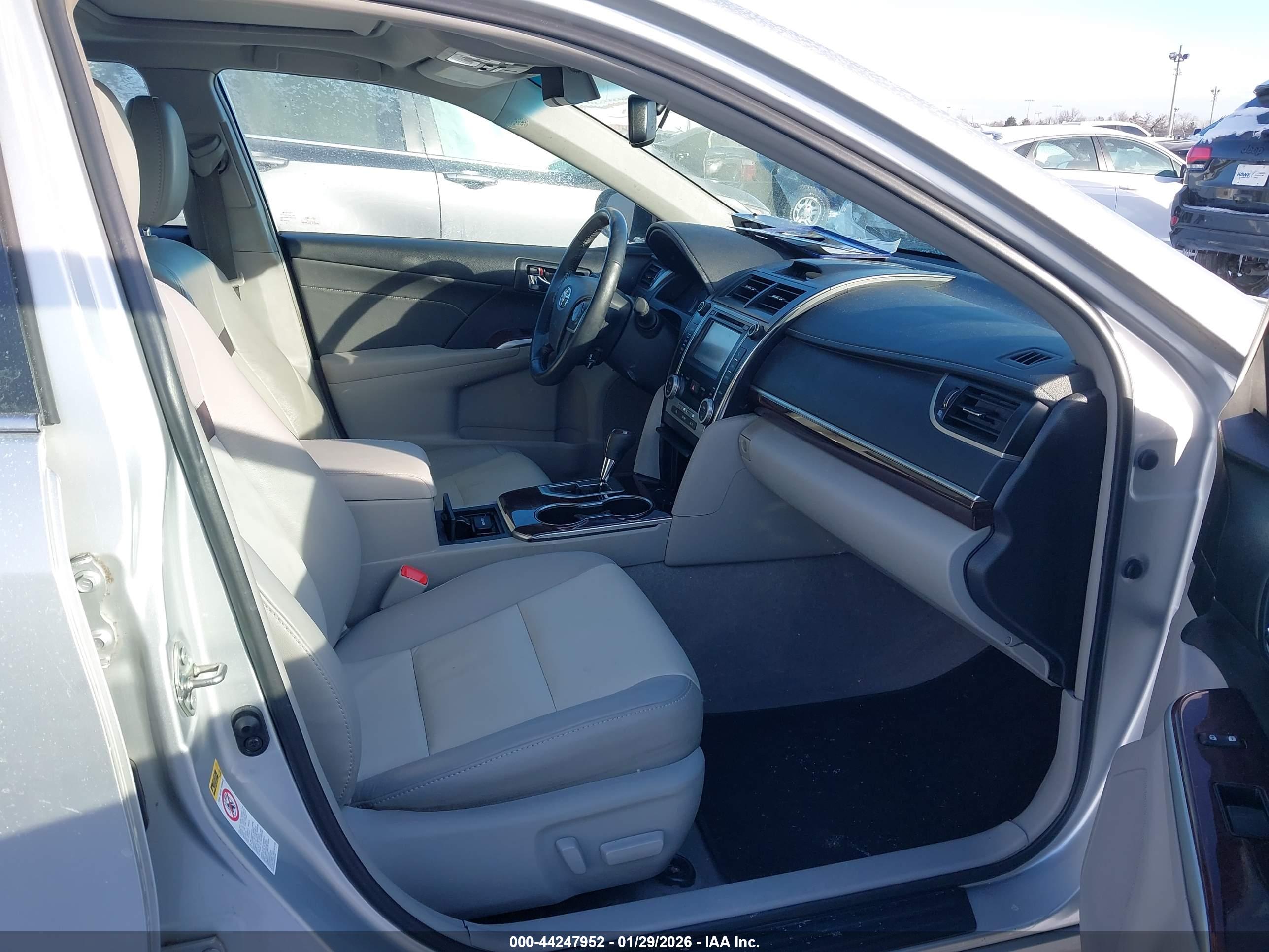 TOYOTA CAMRY image 5