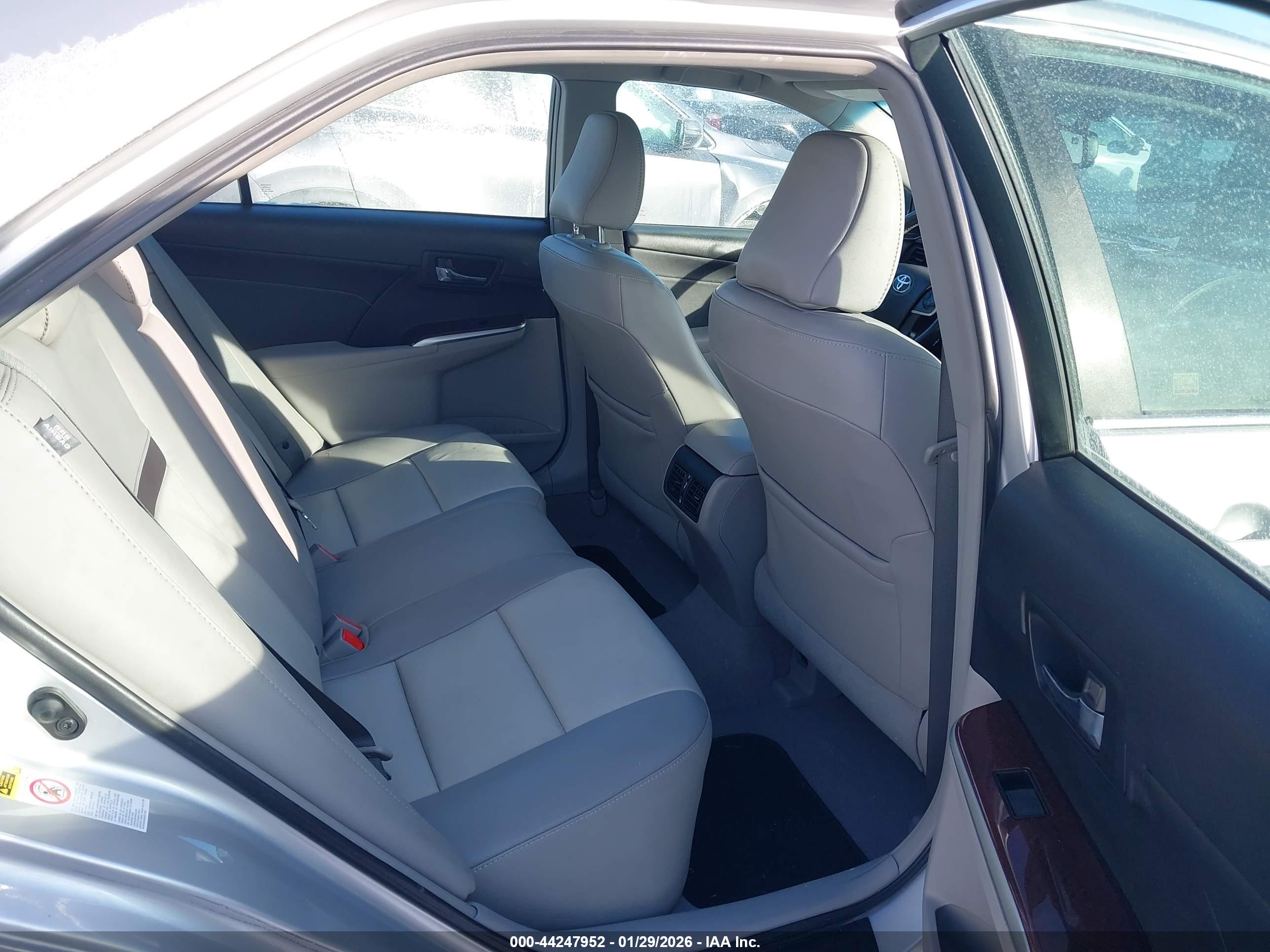 TOYOTA CAMRY image 8