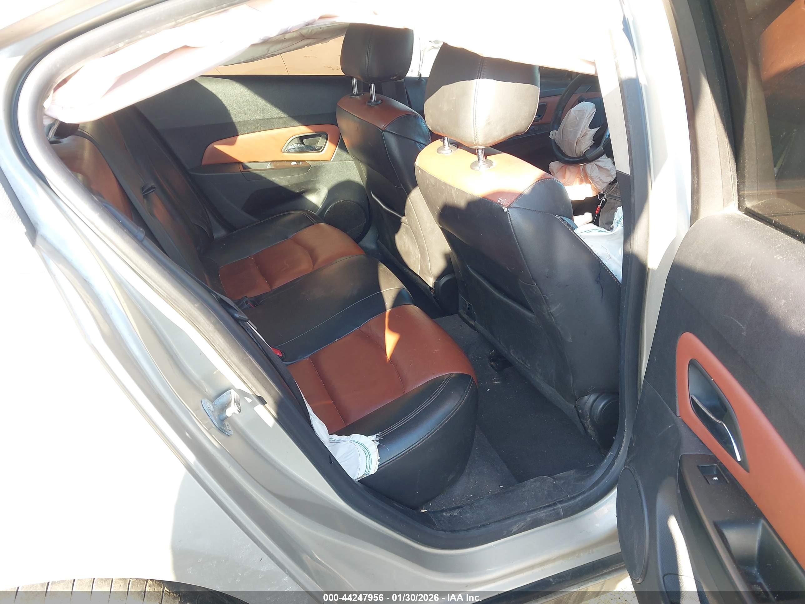 CHEVROLET CRUZE image 8