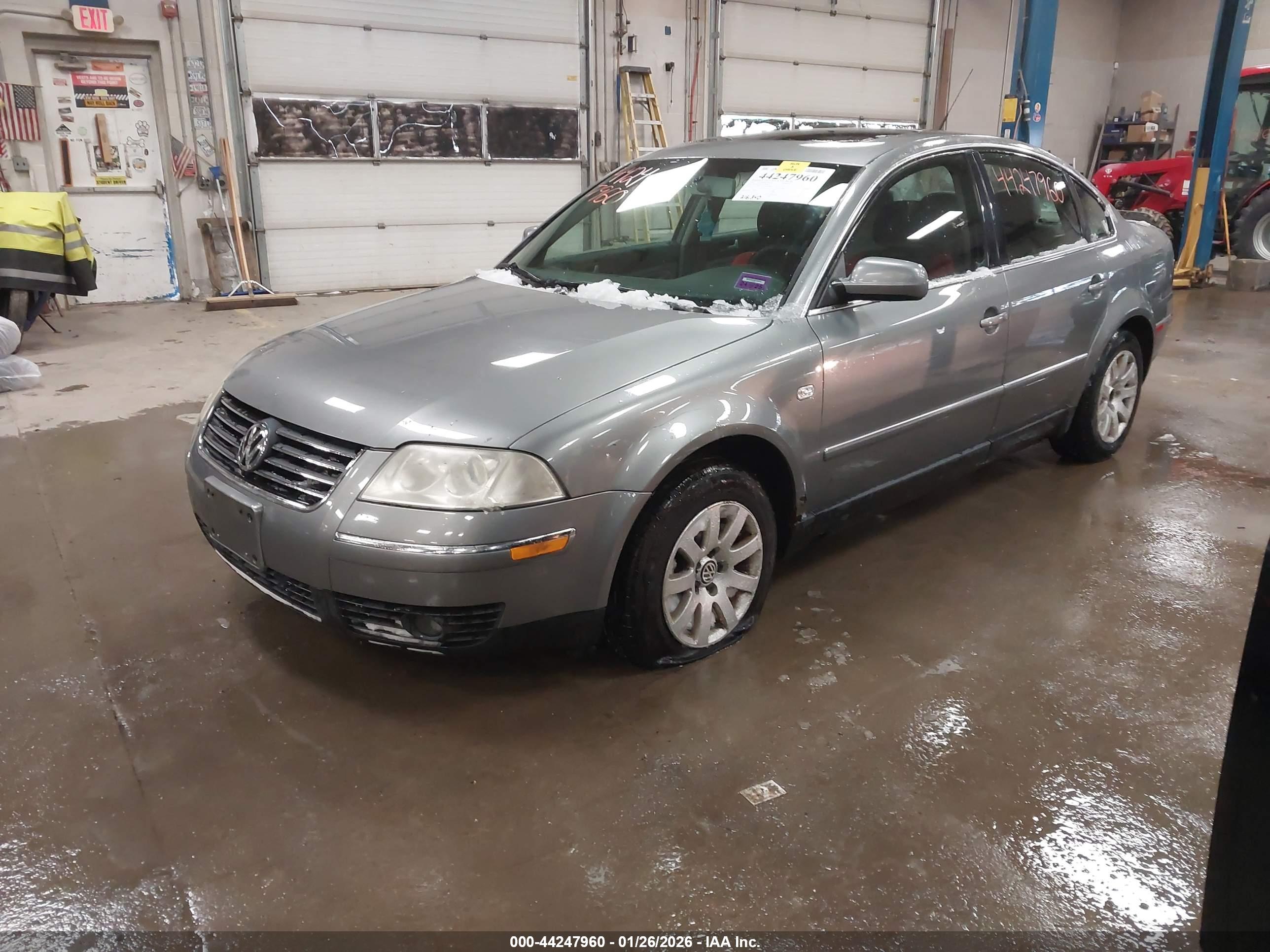 VOLKSWAGEN PASSAT image 2