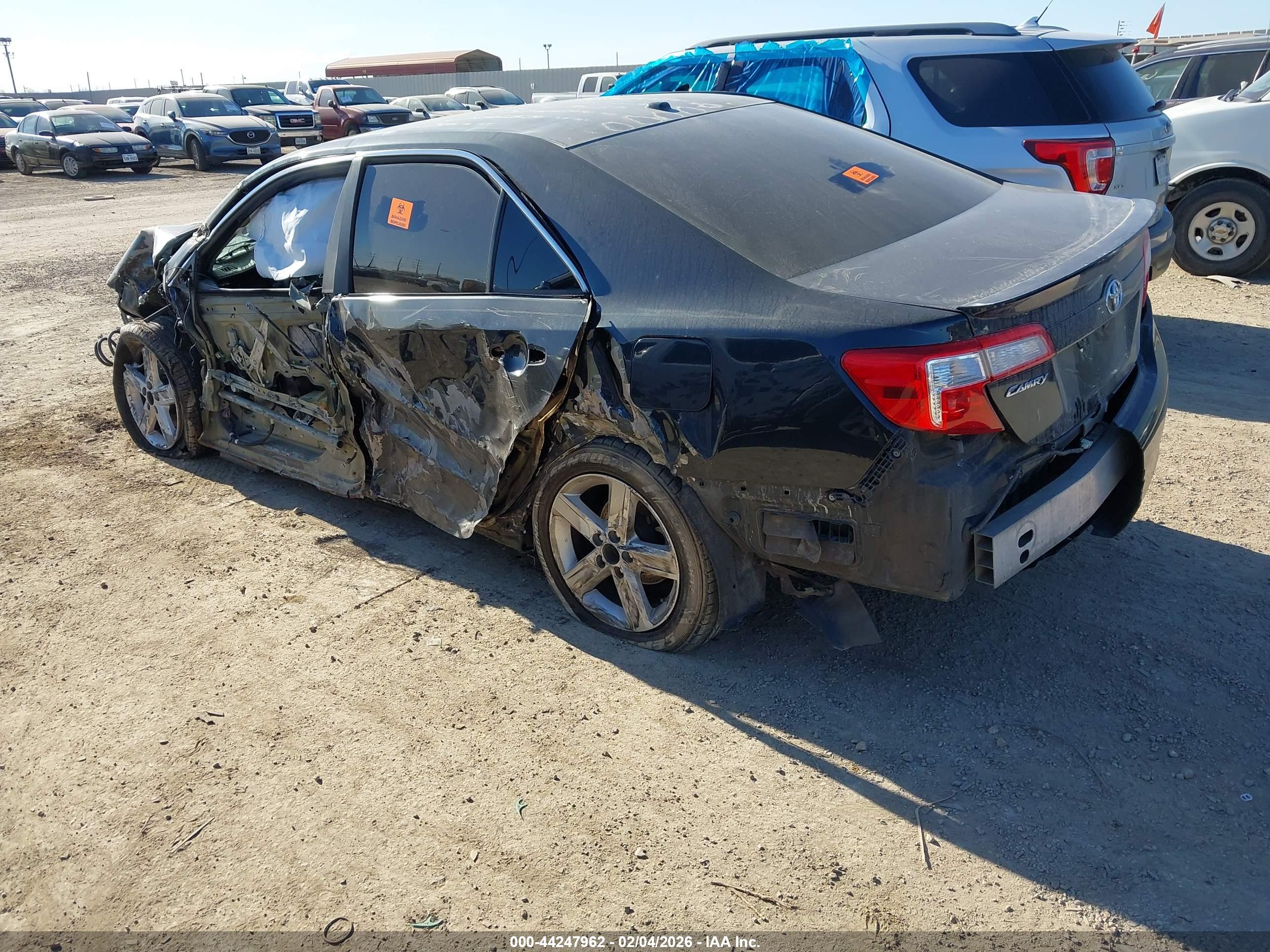 TOYOTA CAMRY image 3