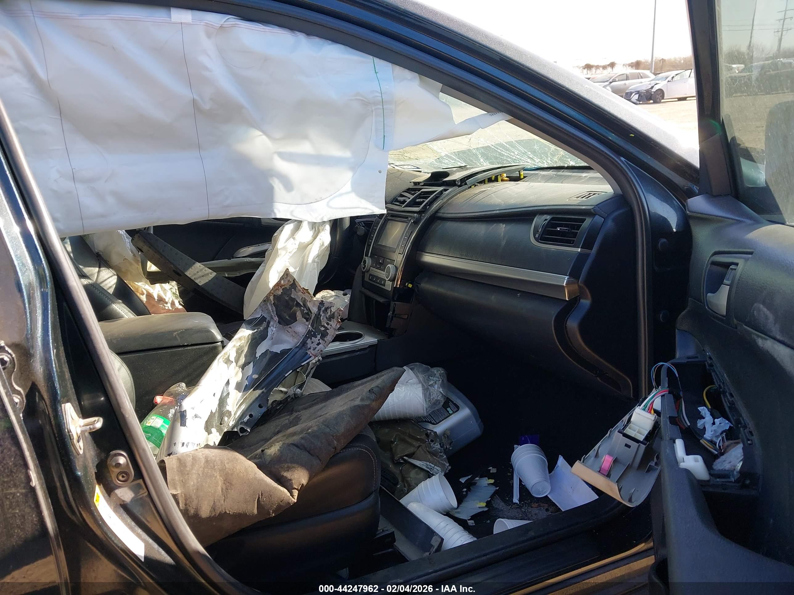 TOYOTA CAMRY image 5
