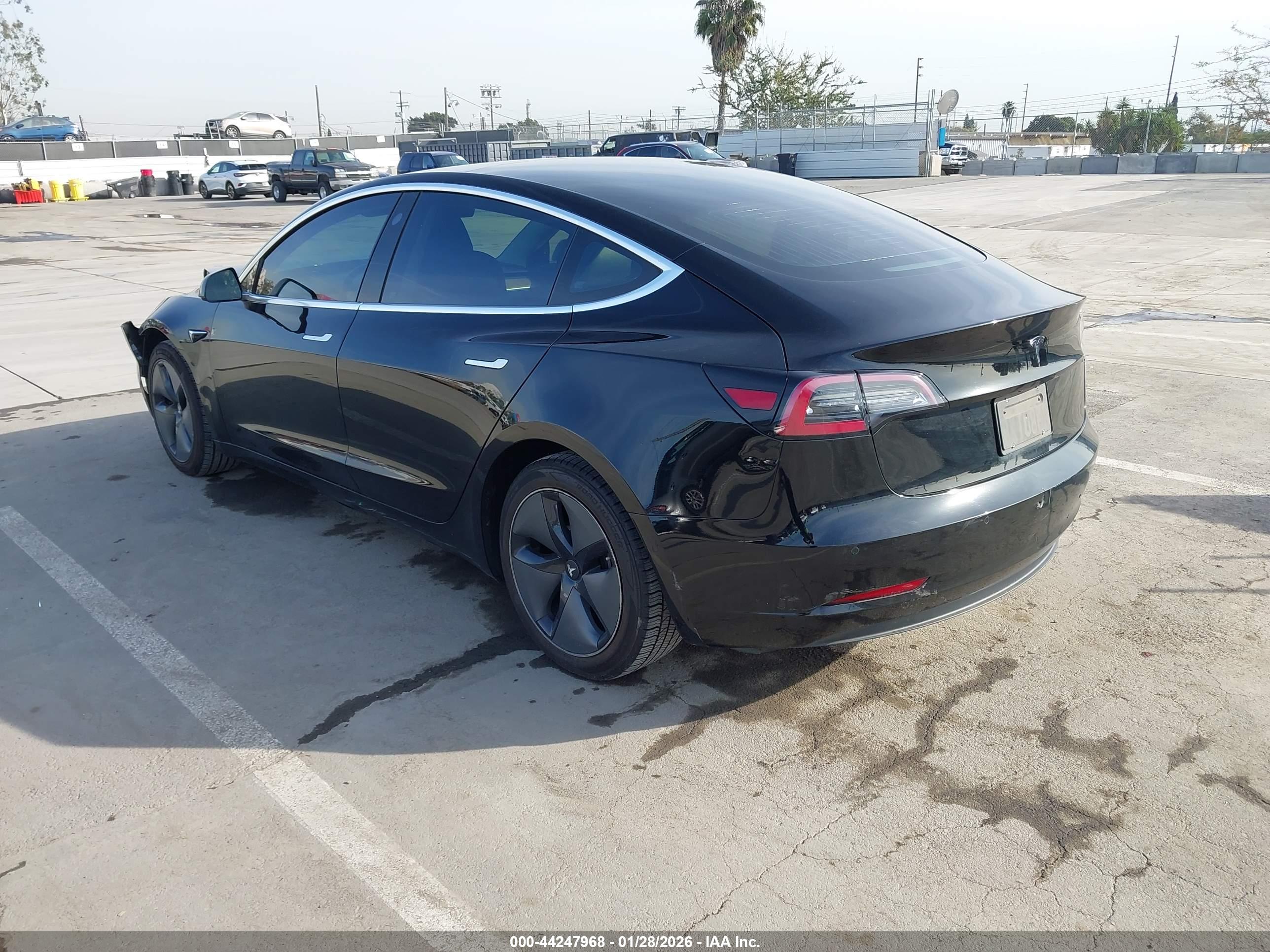 TESLA MODEL image 3
