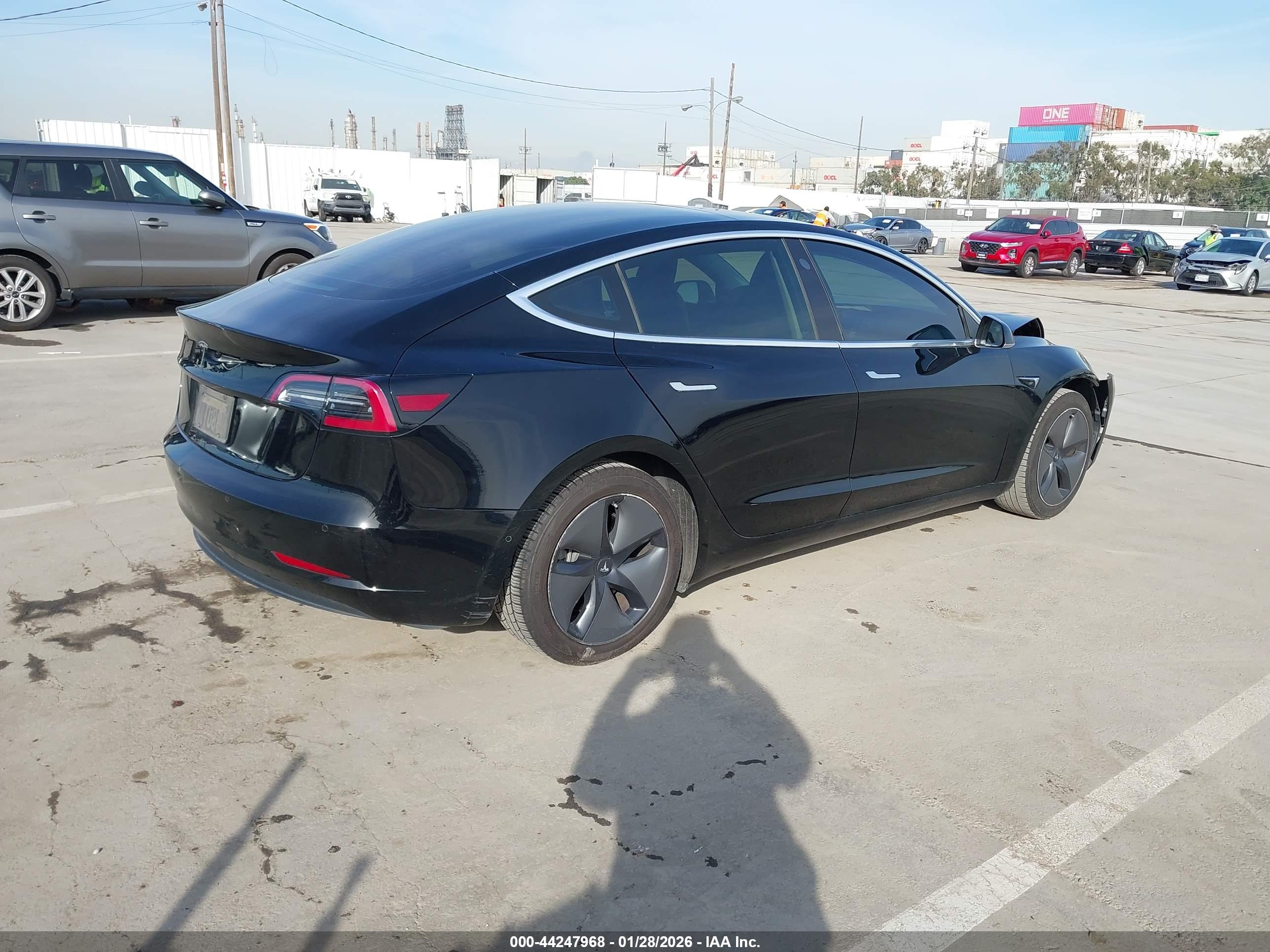 TESLA MODEL image 4