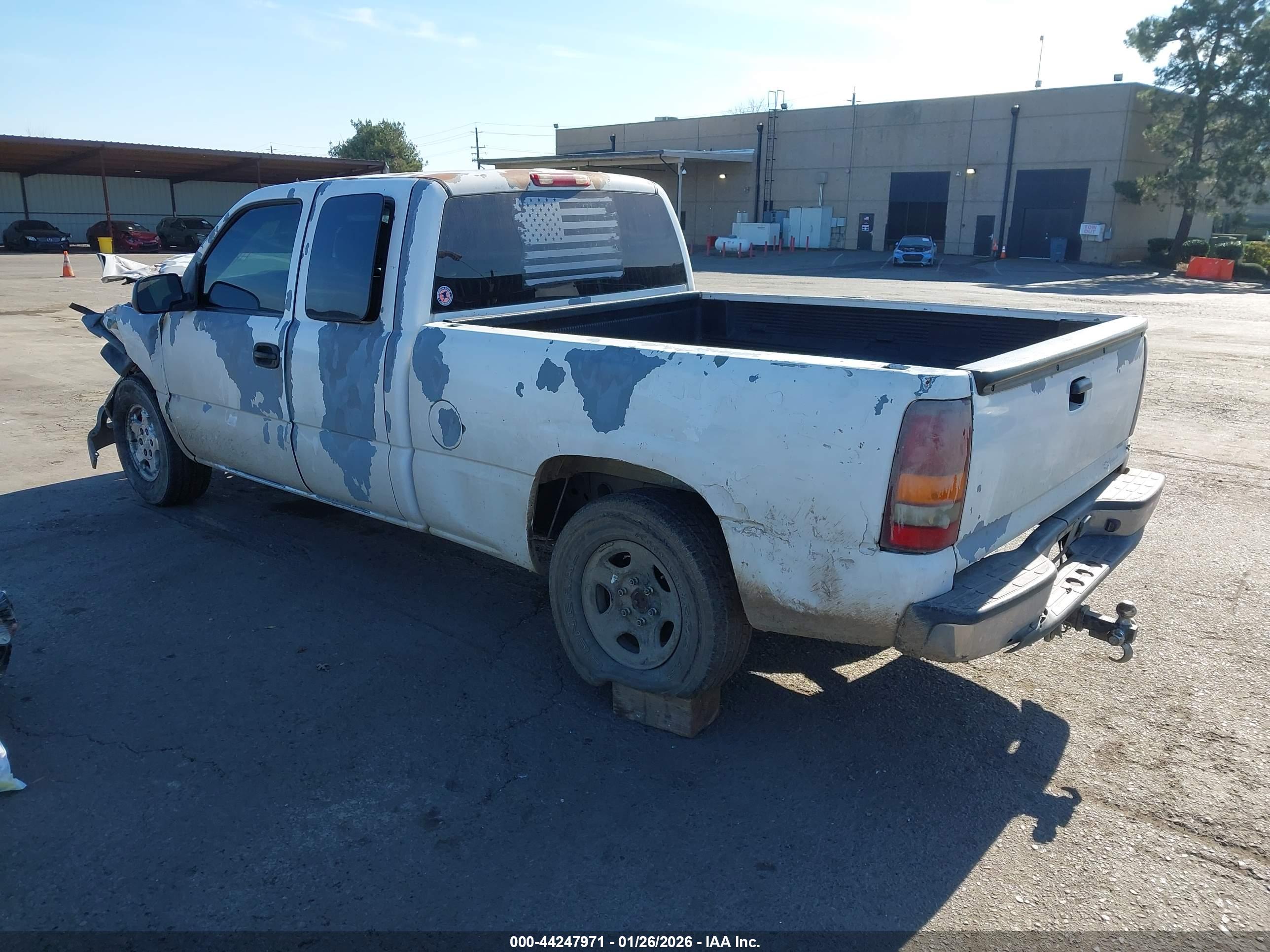 CHEVROLET SILVERADO image 3
