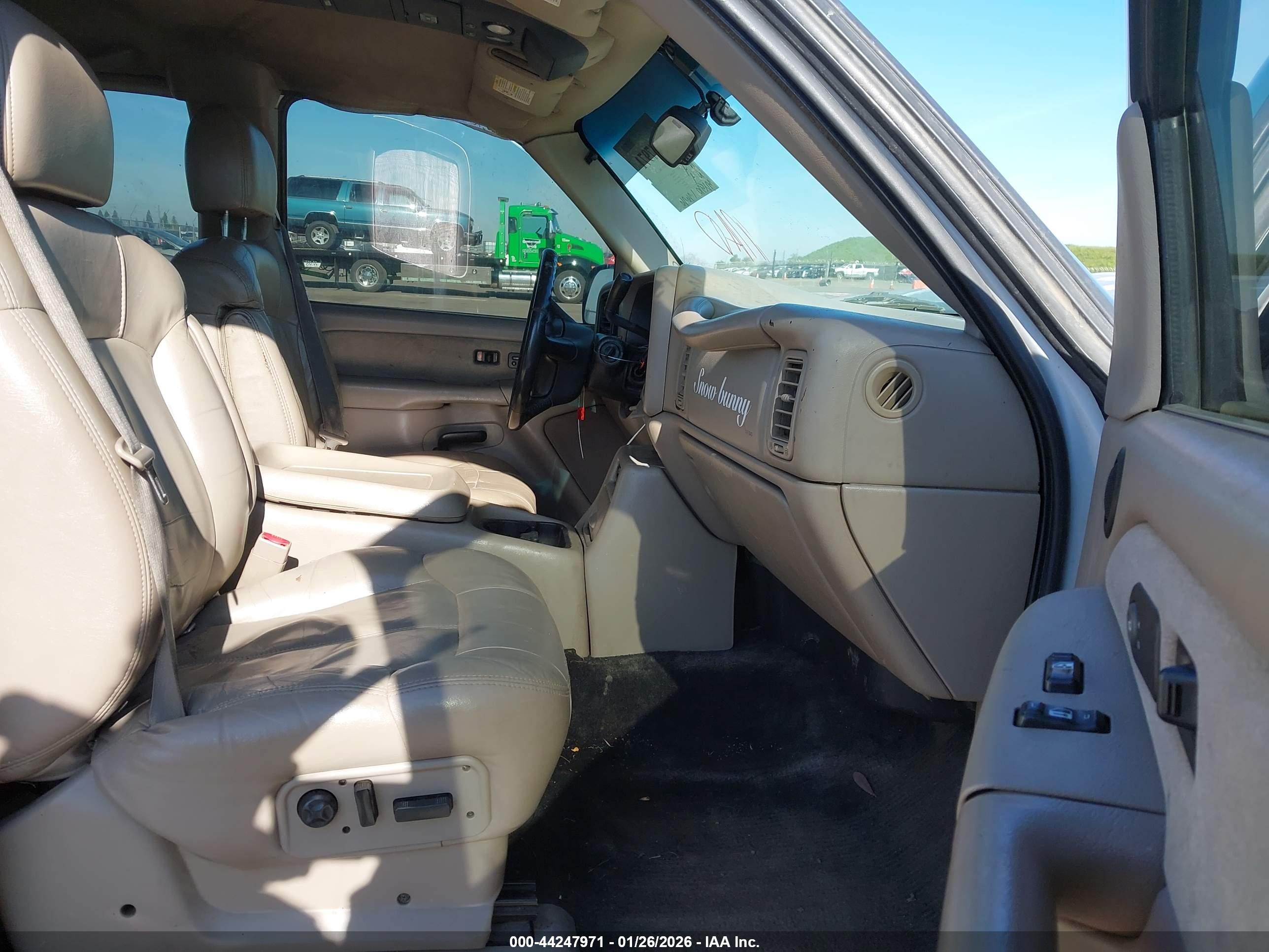 CHEVROLET SILVERADO image 5