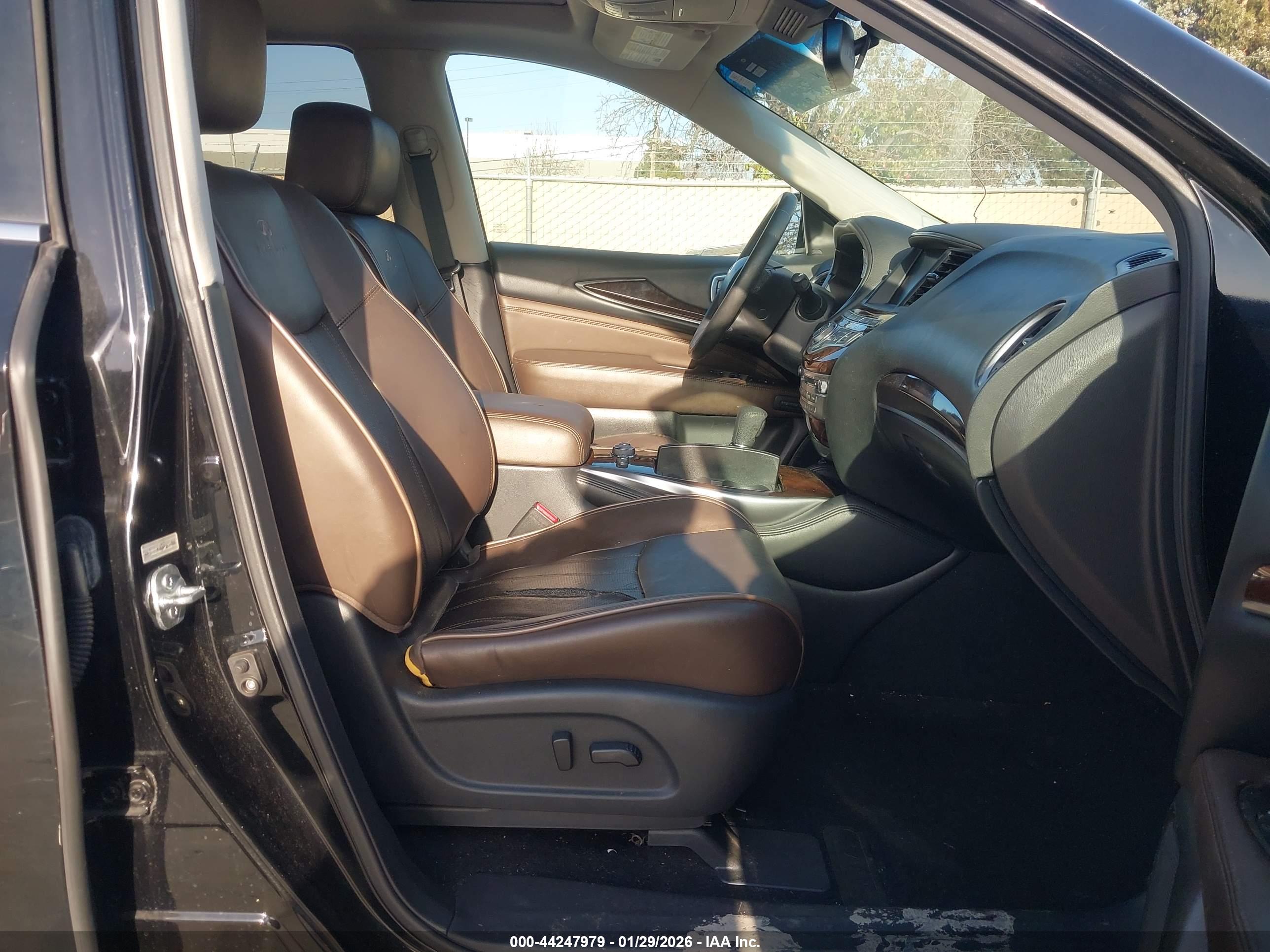 INFINITI JX35 image 5