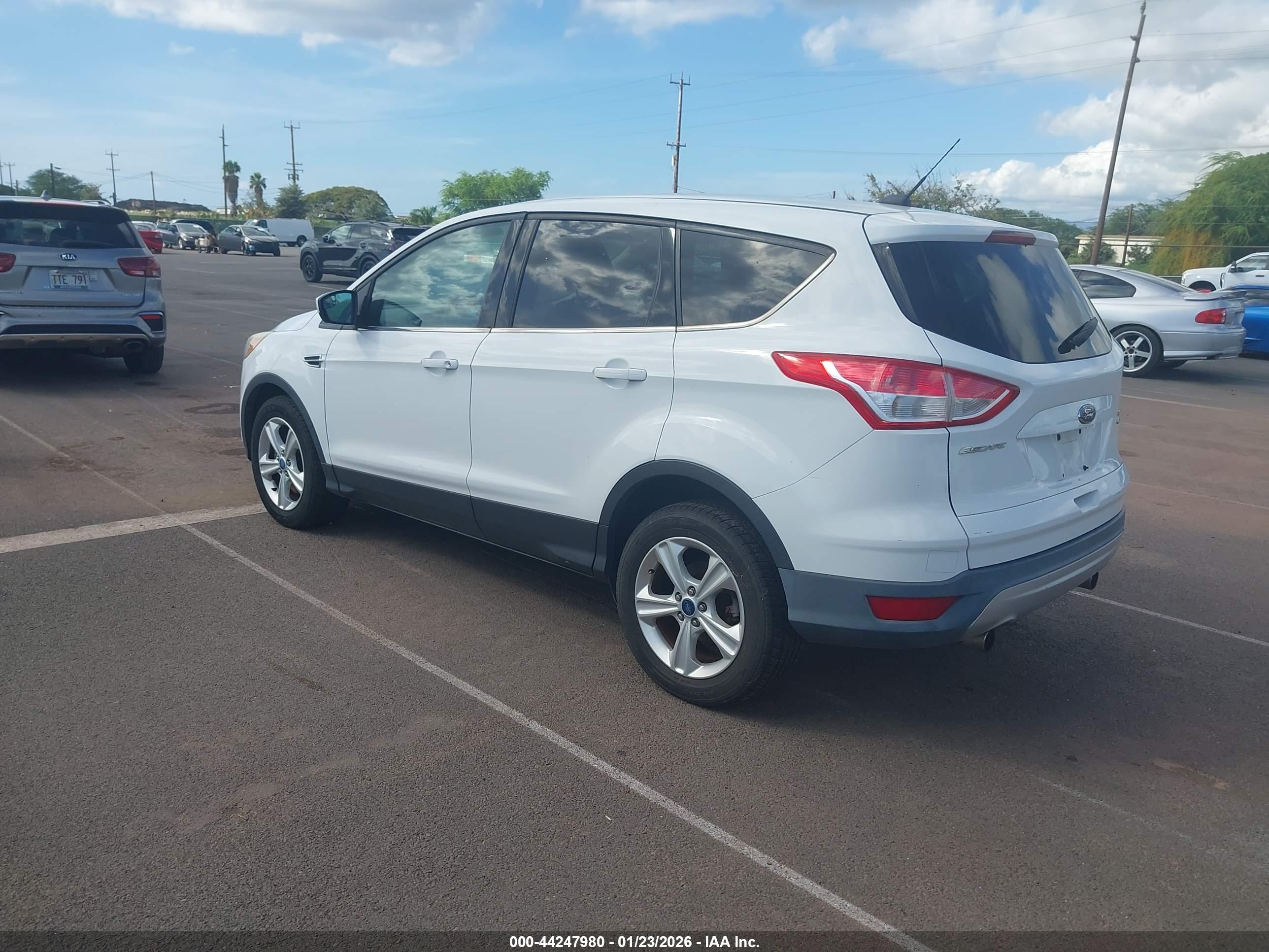 FORD ESCAPE image 3