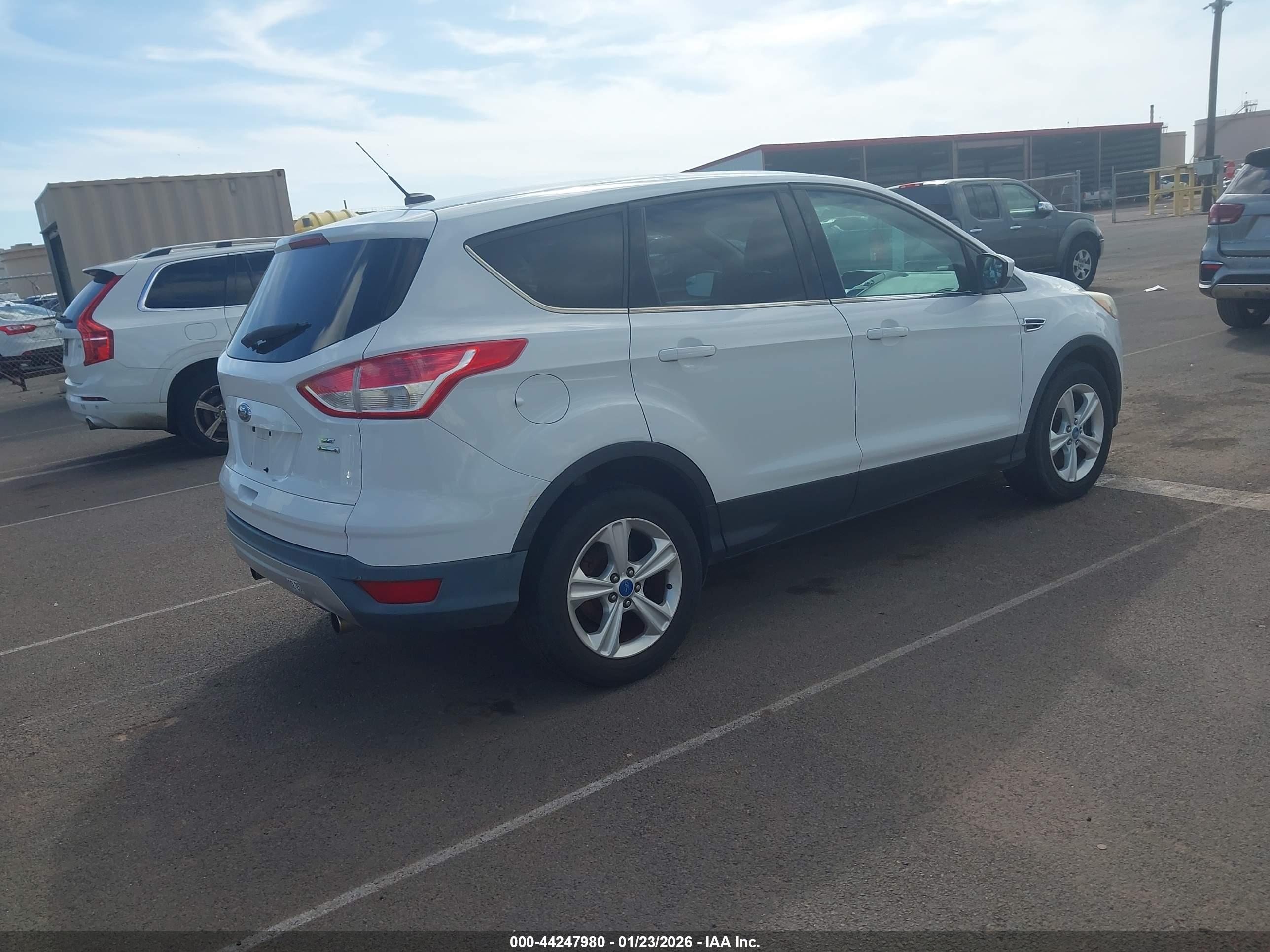 FORD ESCAPE image 4