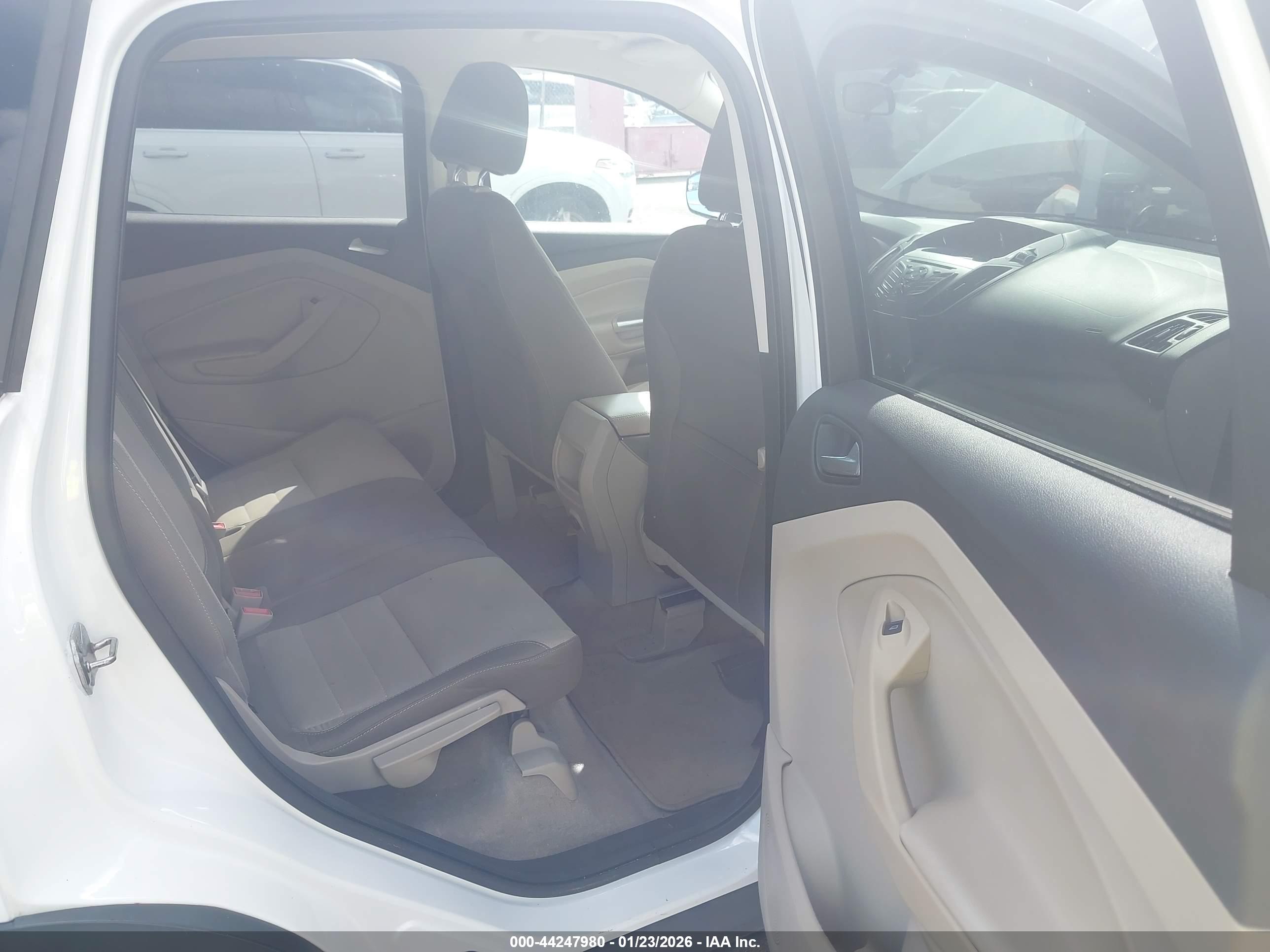 FORD ESCAPE image 8