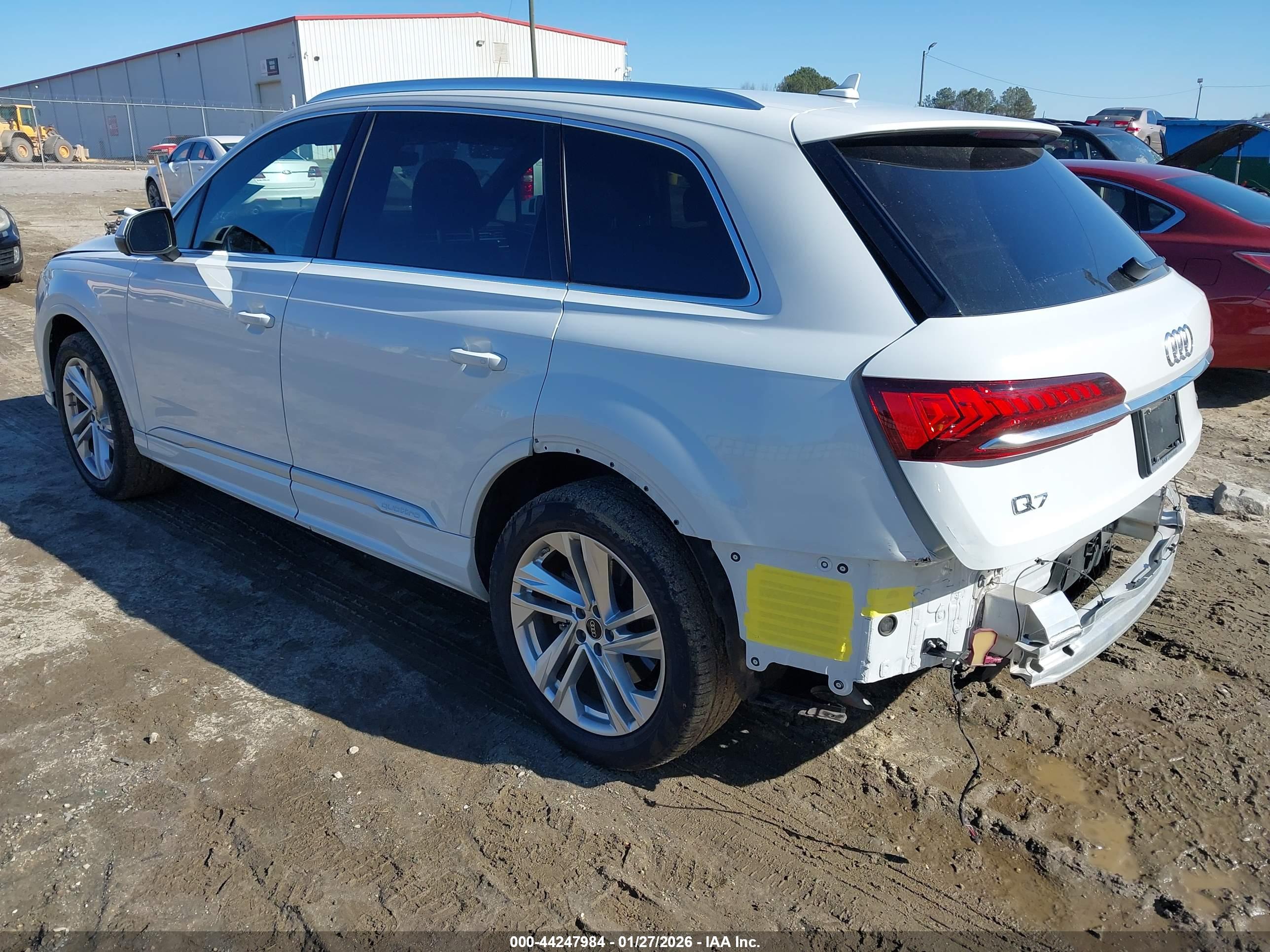 AUDI Q7 image 3