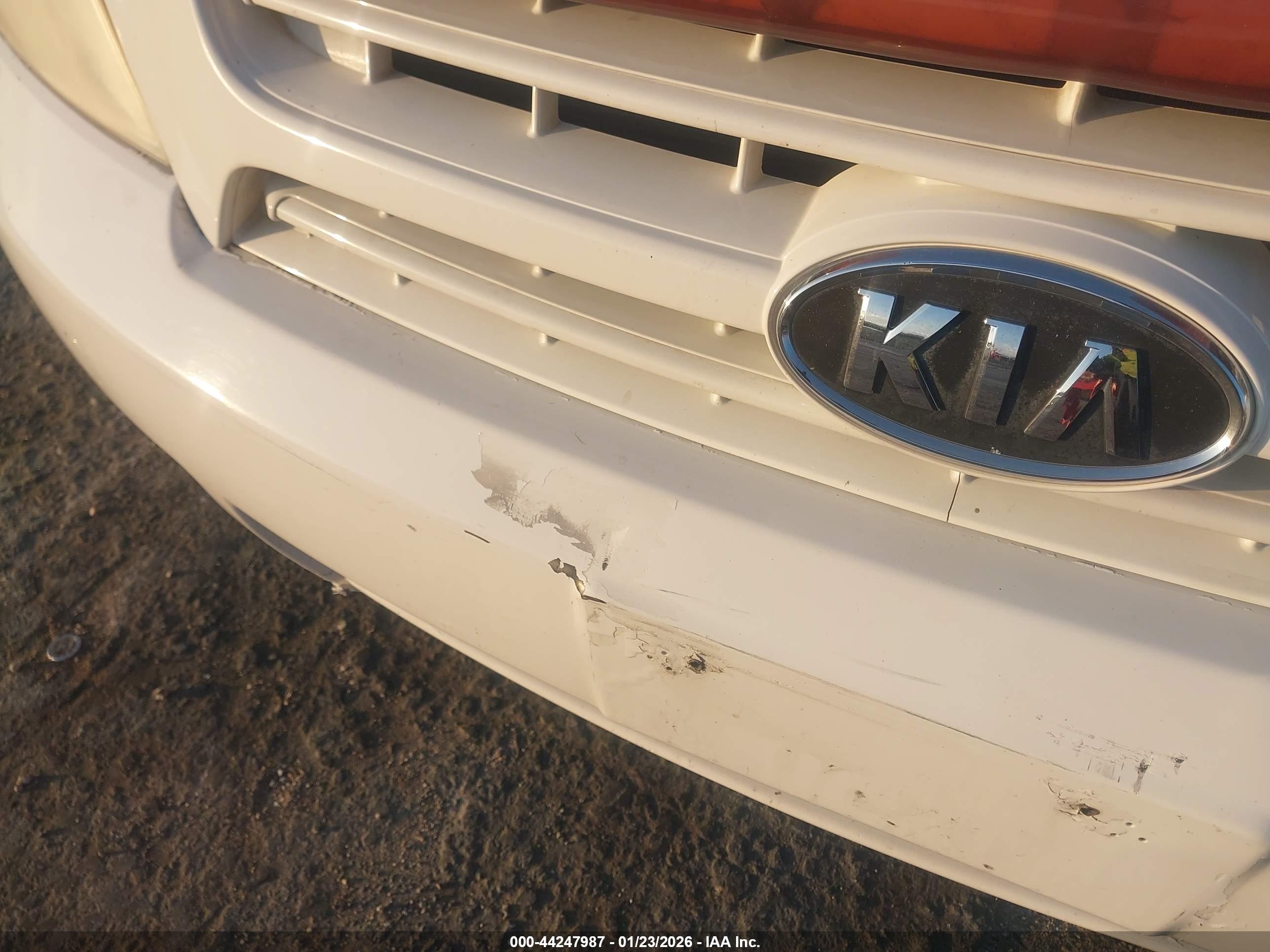KIA SEDONA image 6