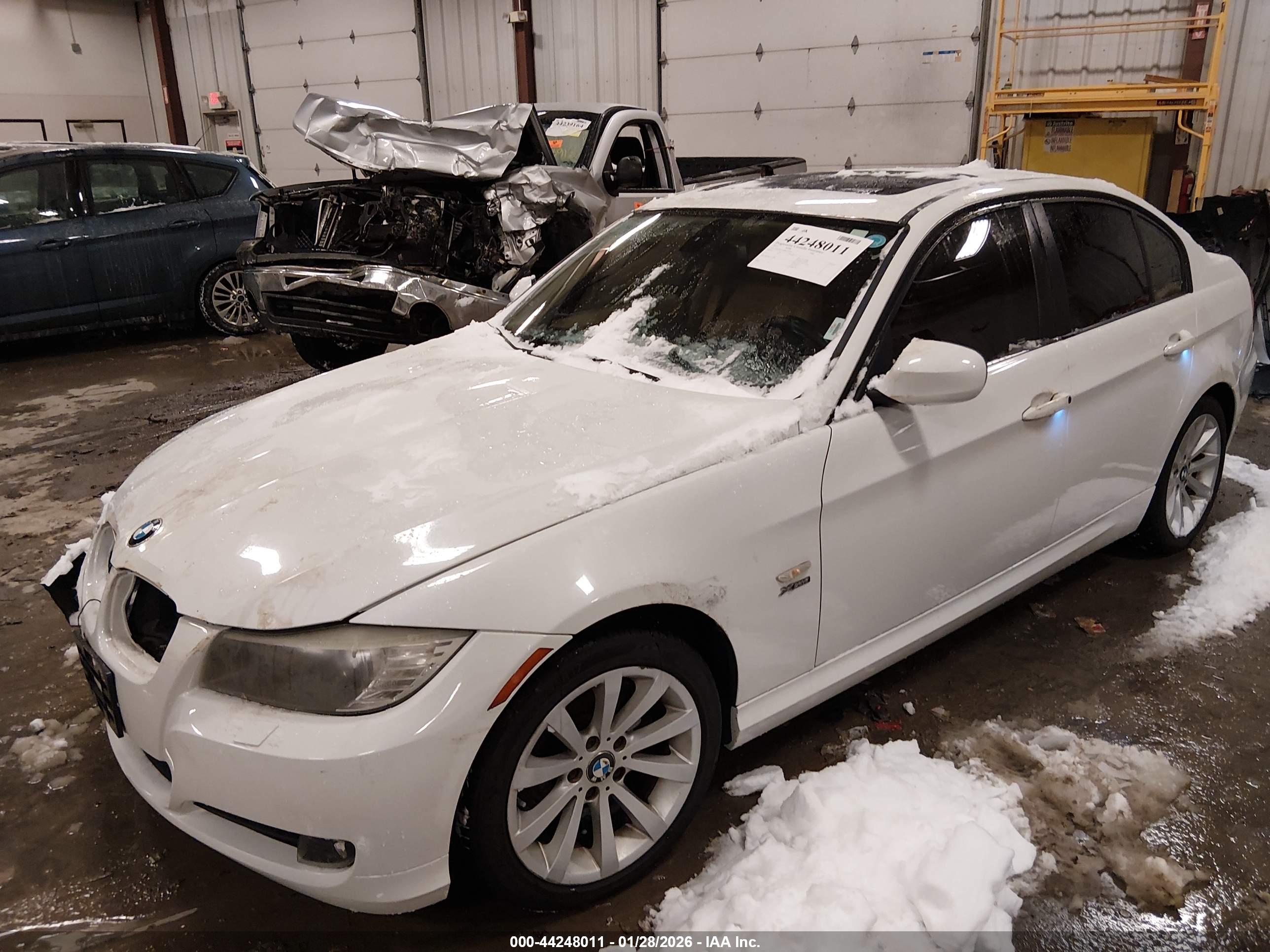 BMW 328I image 2