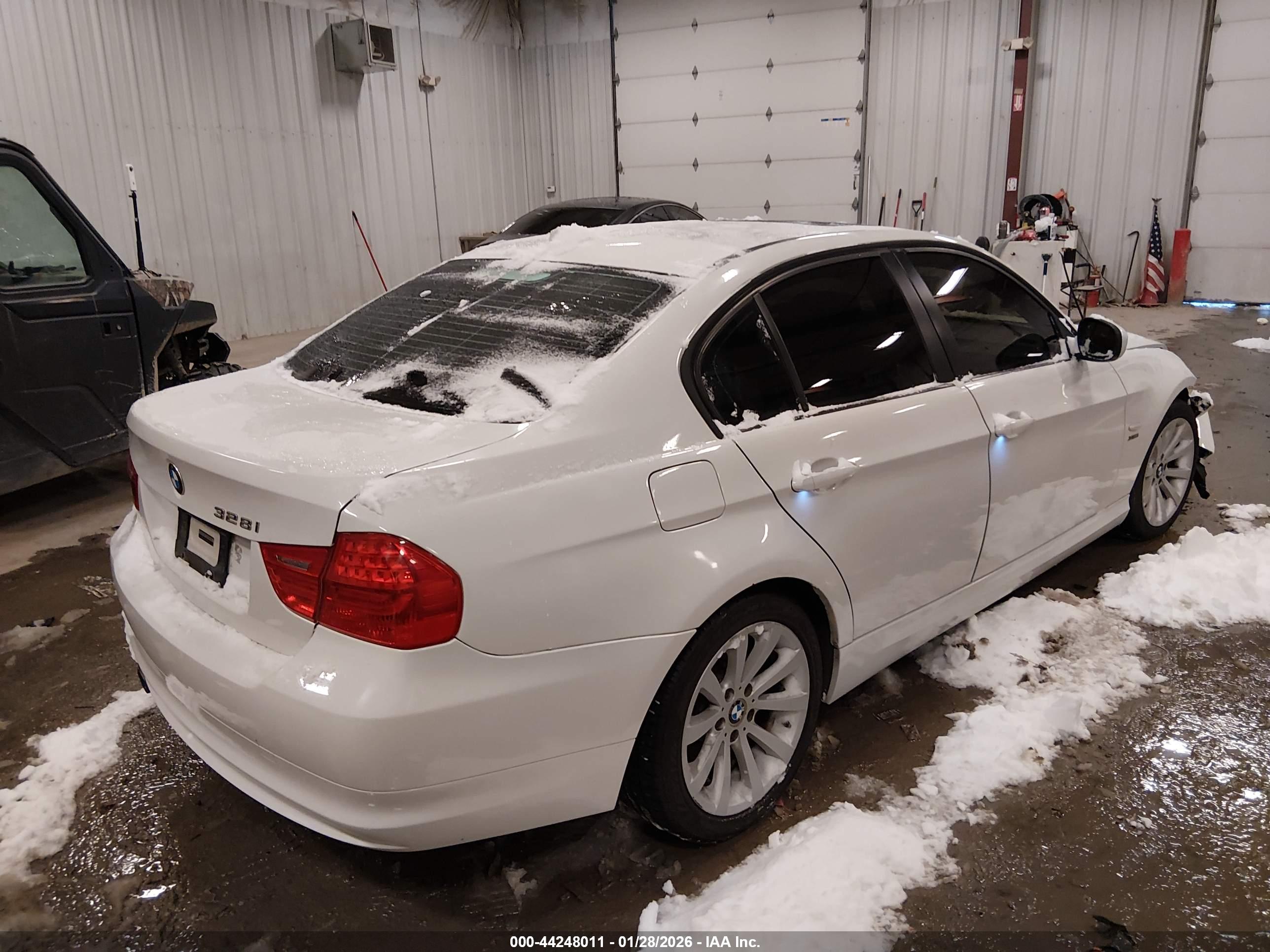 BMW 328I image 4