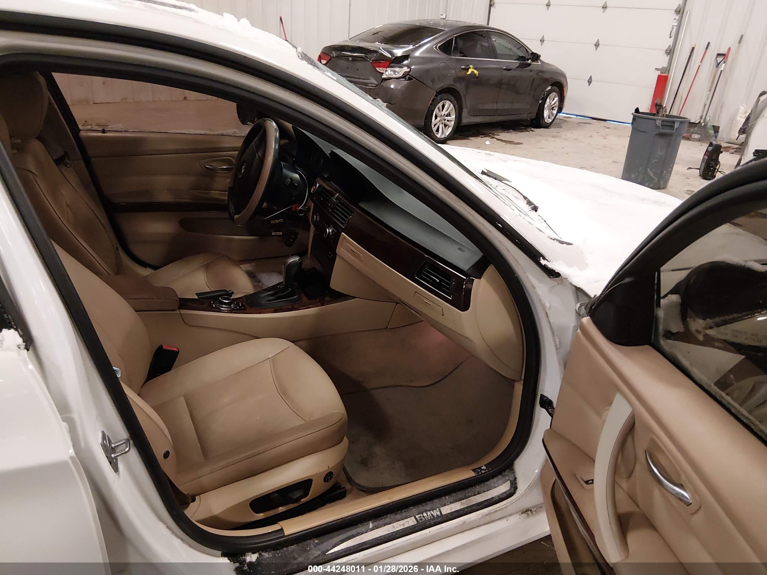 BMW 328I image 5
