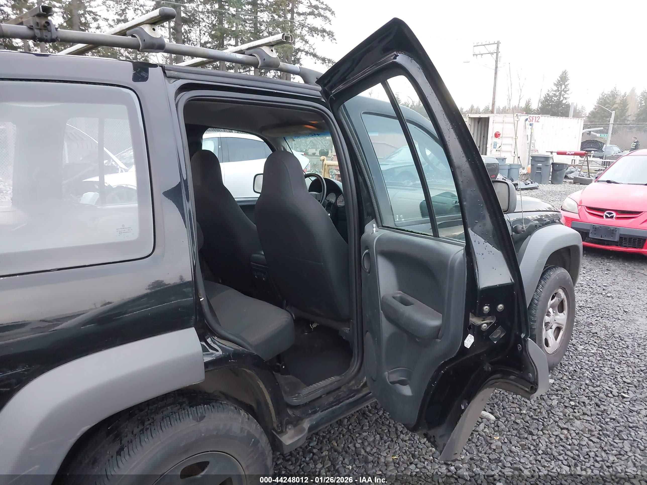 JEEP LIBERTY image 8