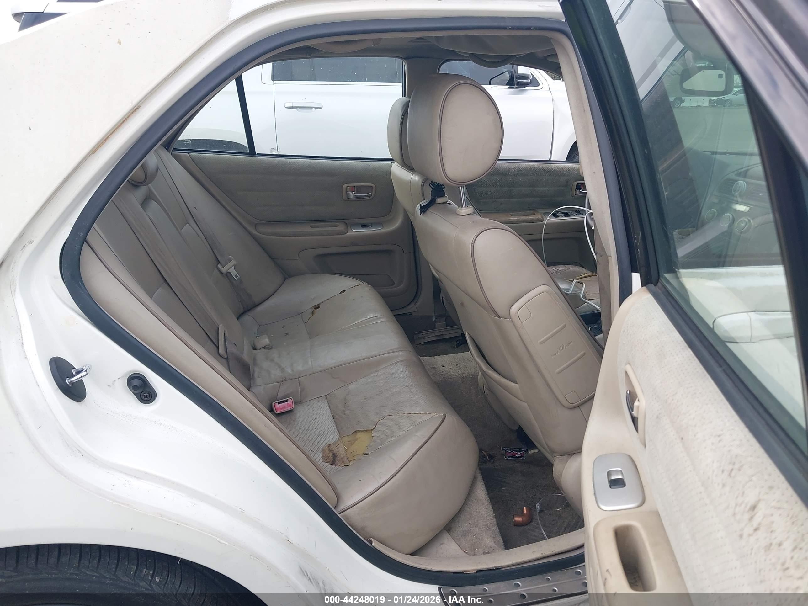 LEXUS IS image 8