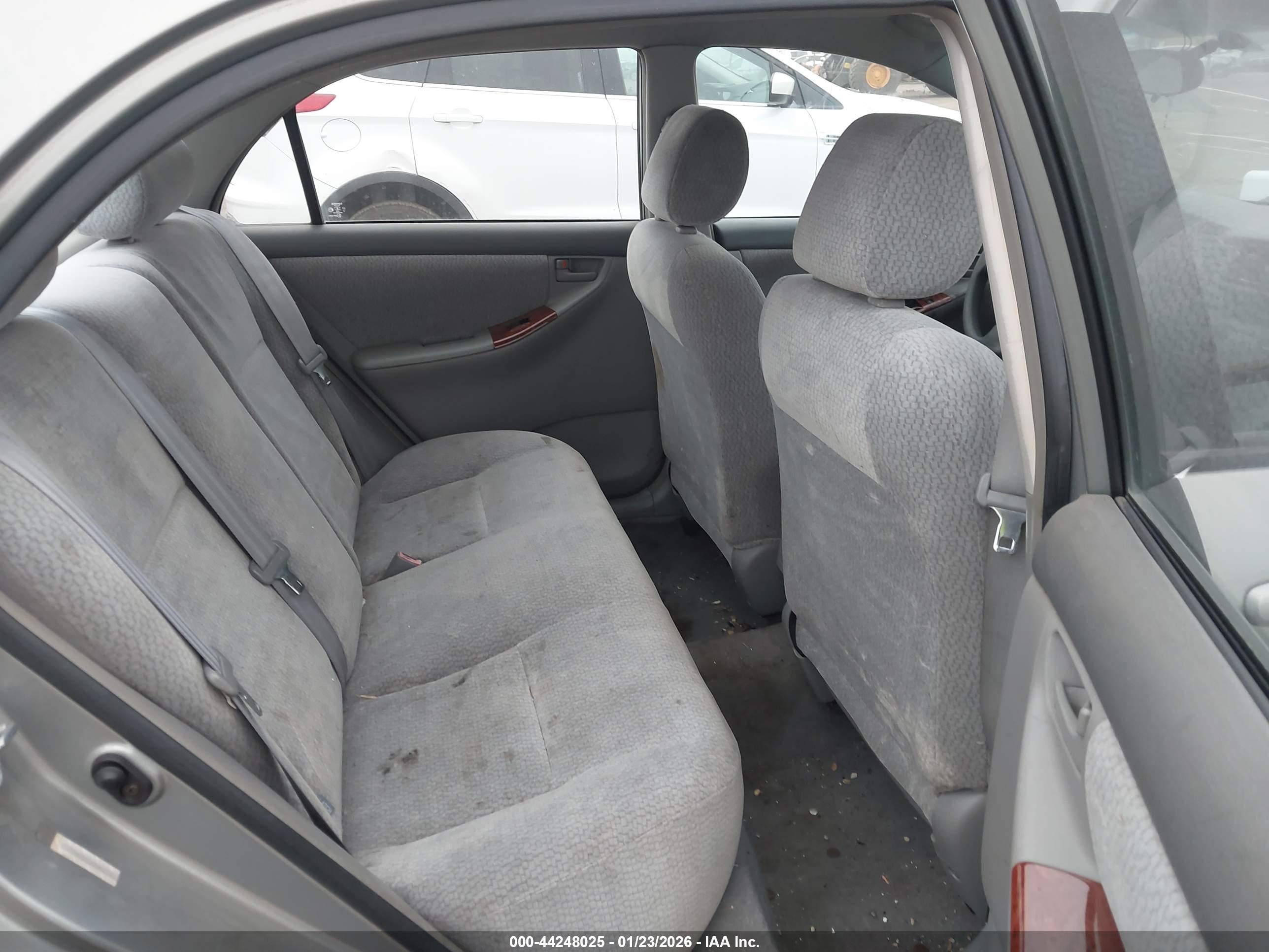TOYOTA COROLLA image 8
