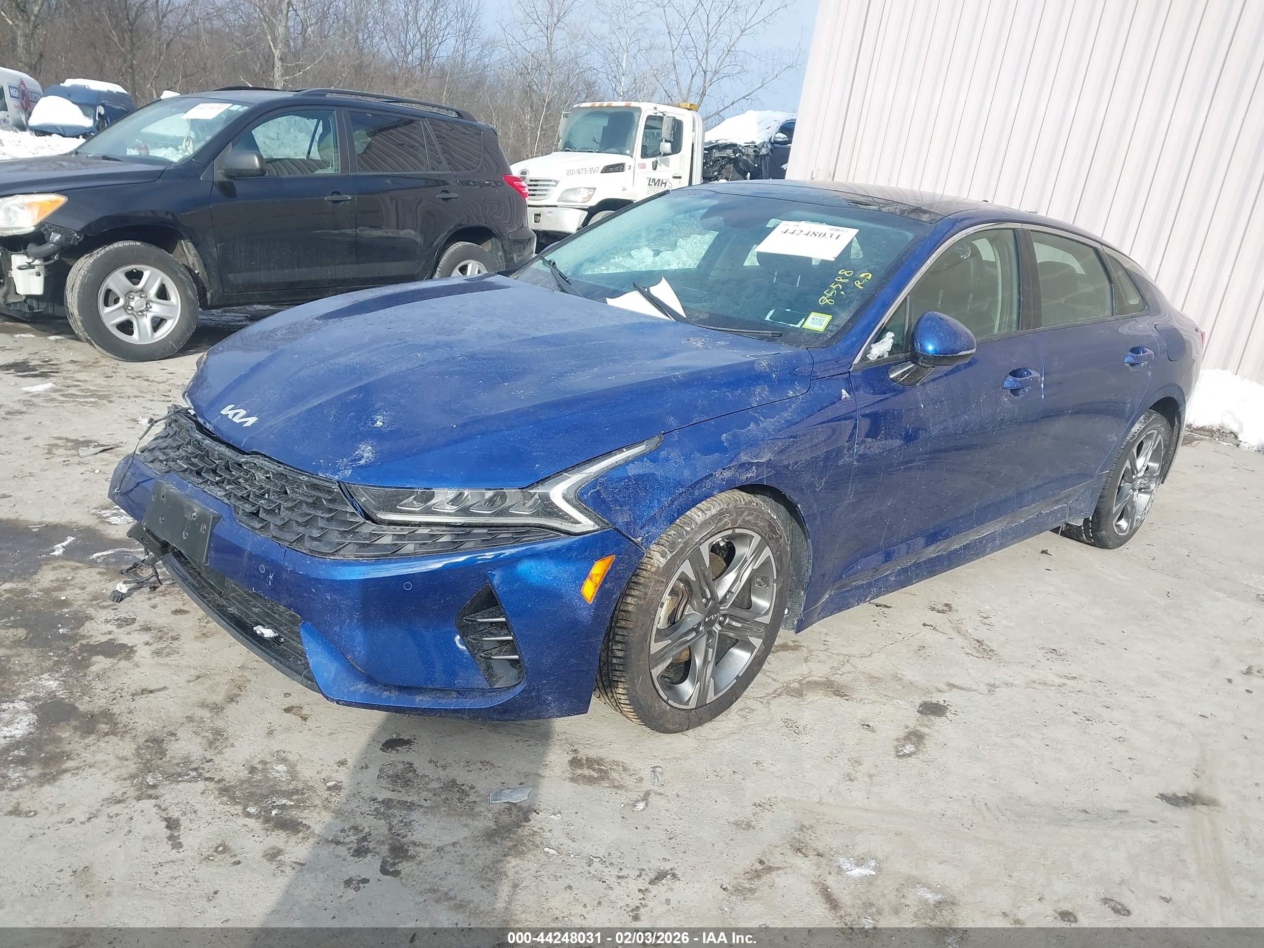 KIA K5 image 2