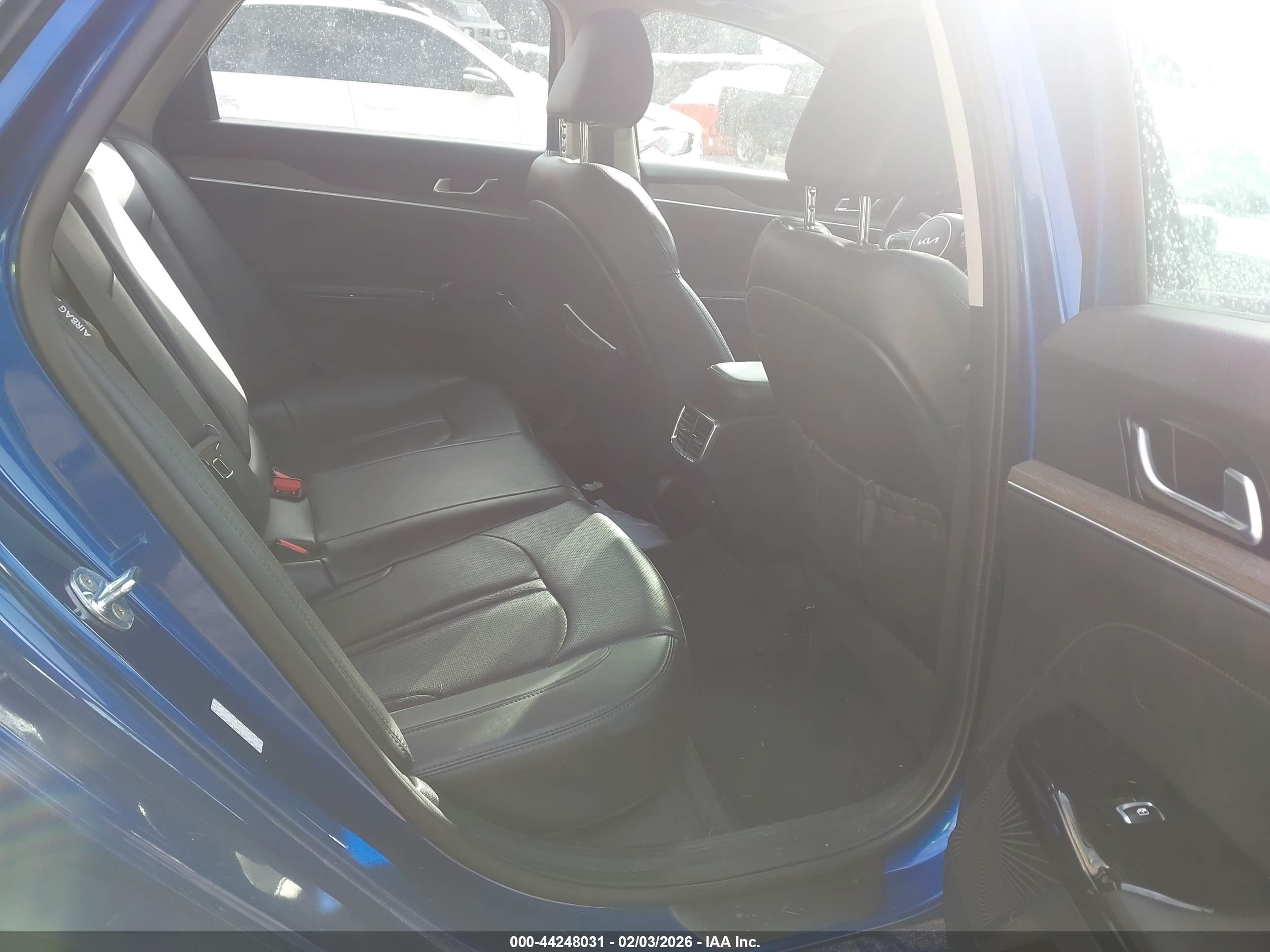KIA K5 image 8