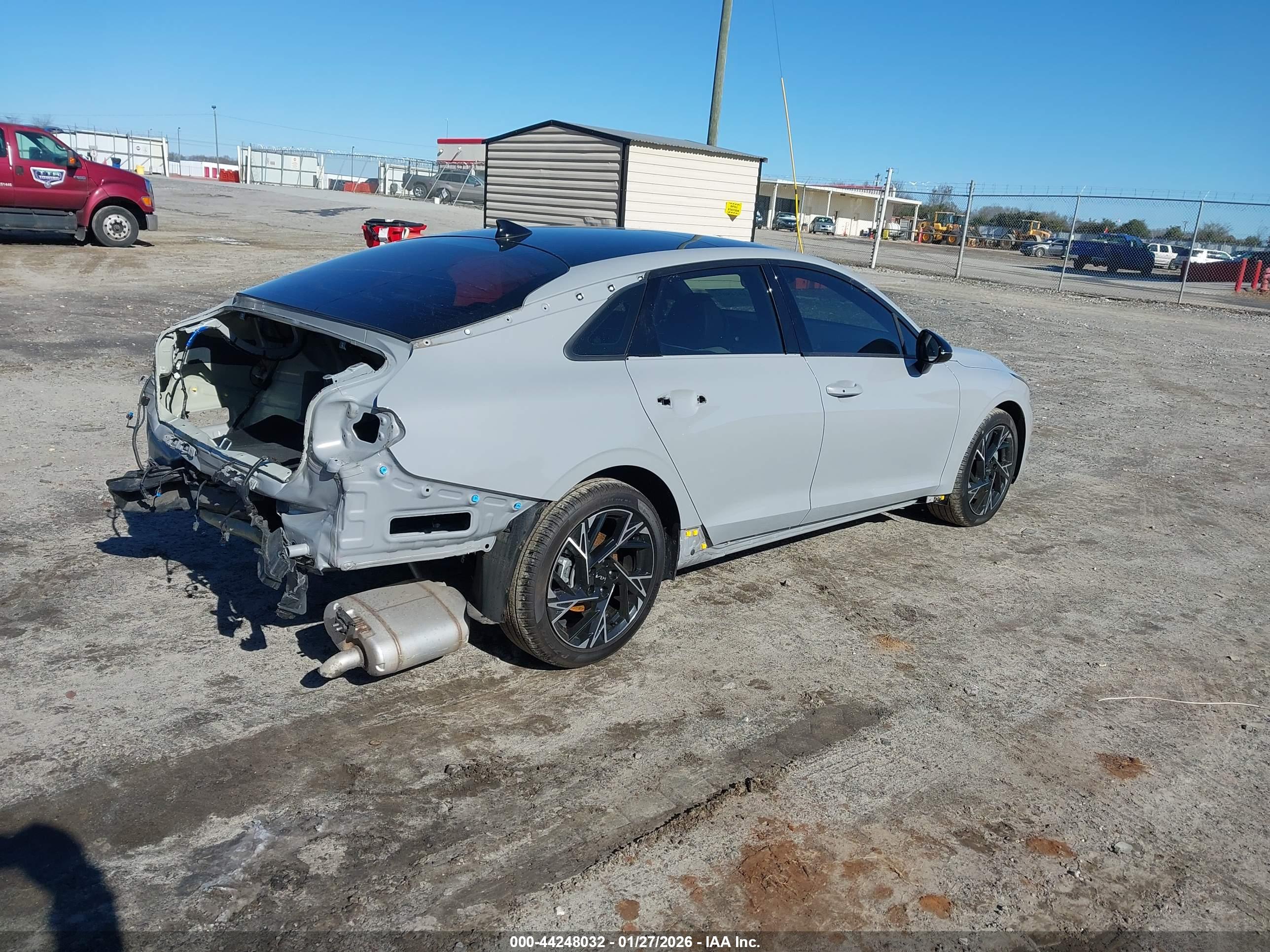 KIA K5 image 4
