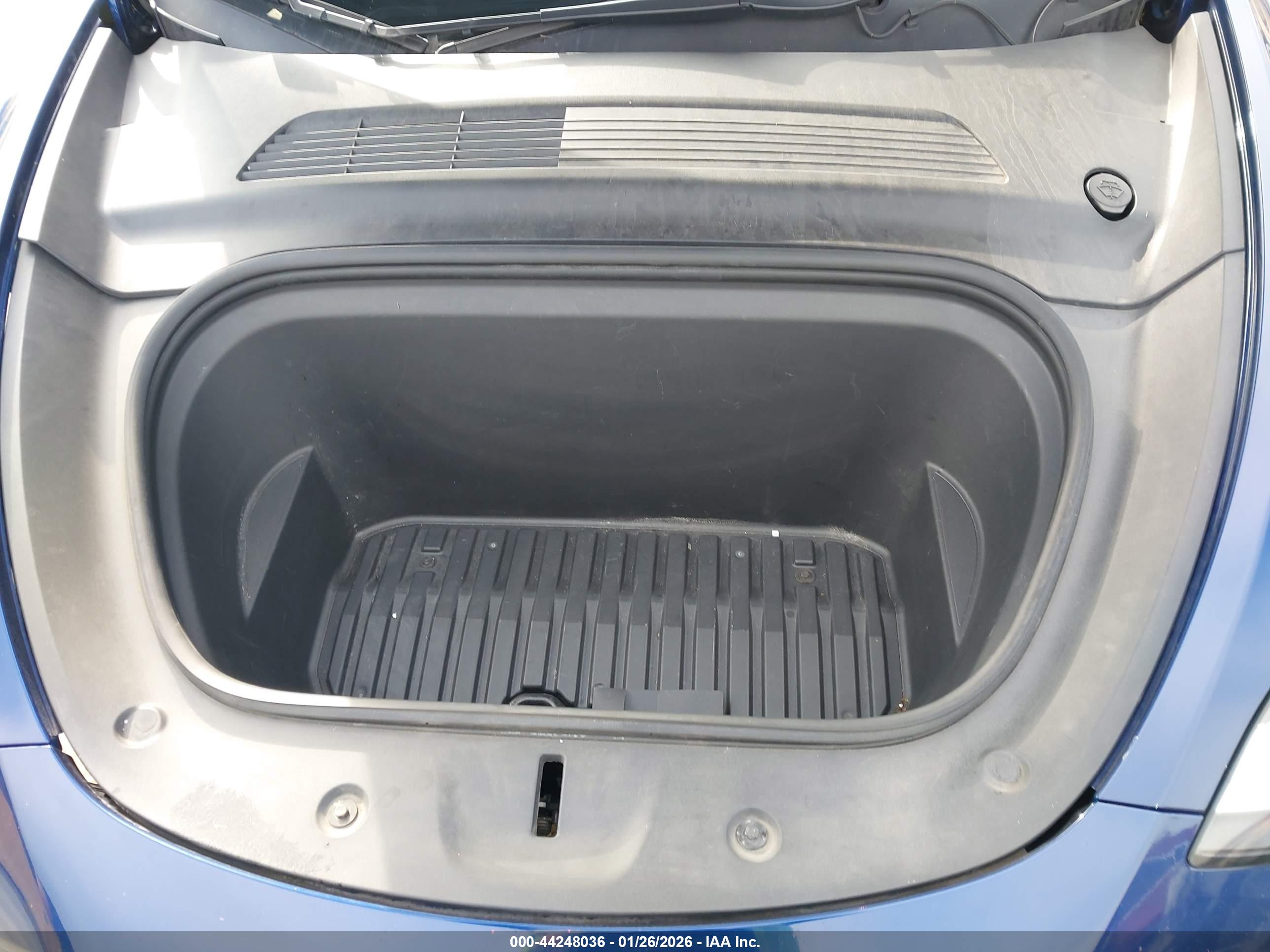 TESLA MODEL image 10