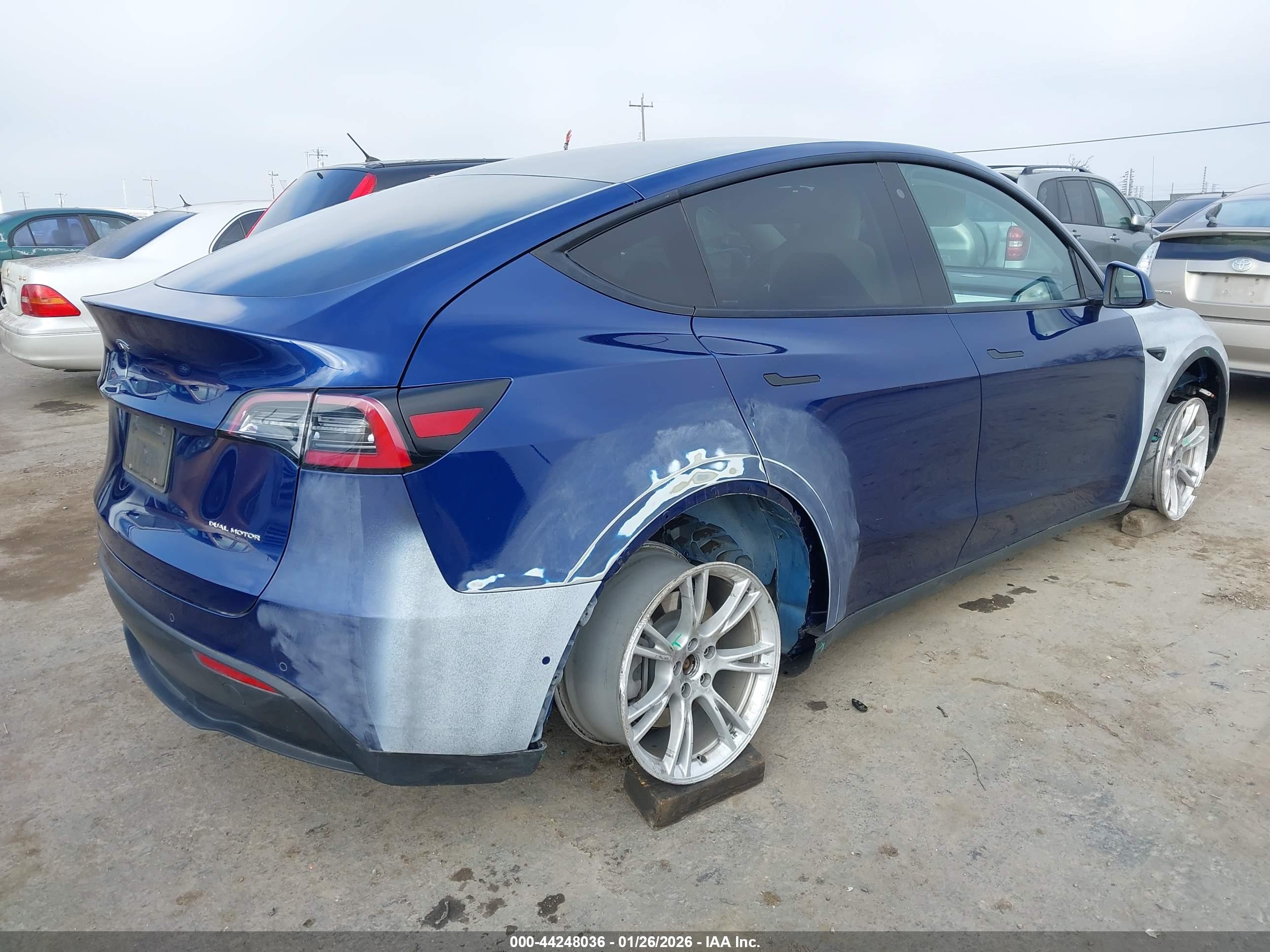 TESLA MODEL image 4