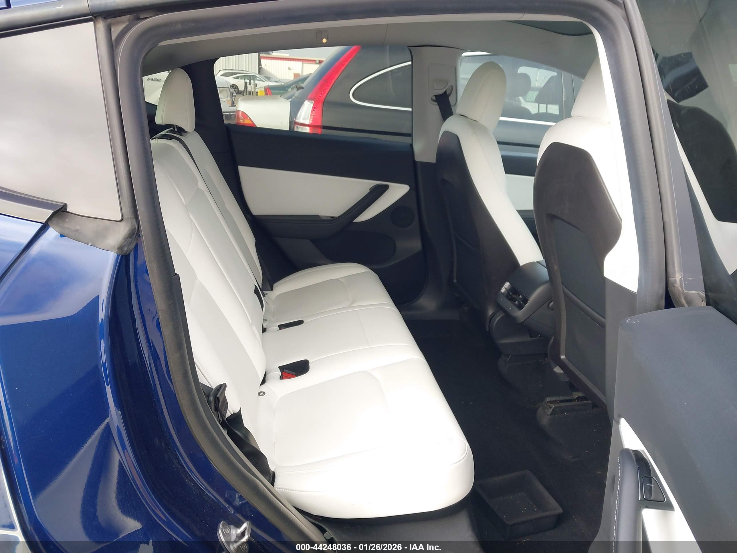 TESLA MODEL image 8