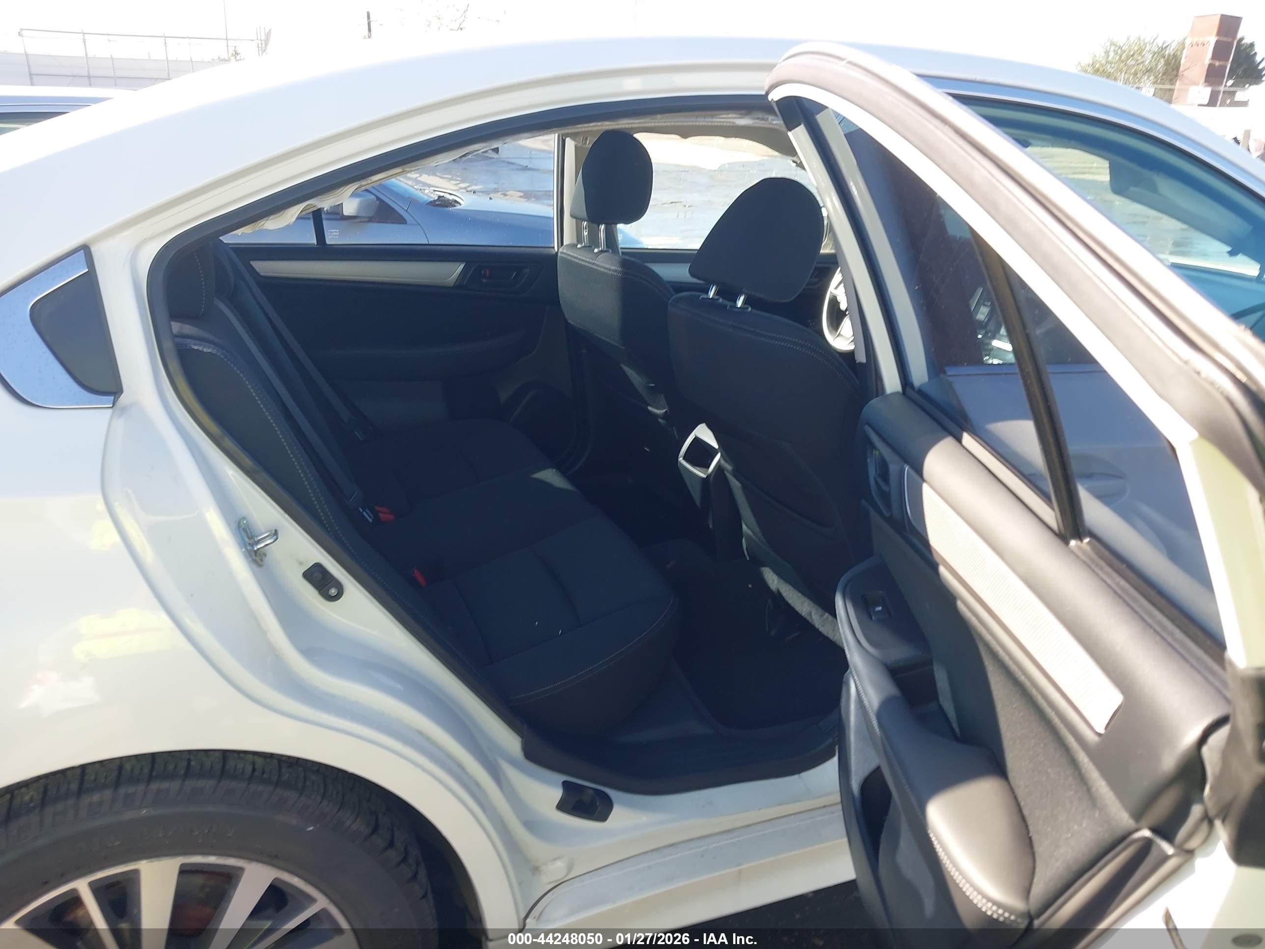 SUBARU LEGACY image 8
