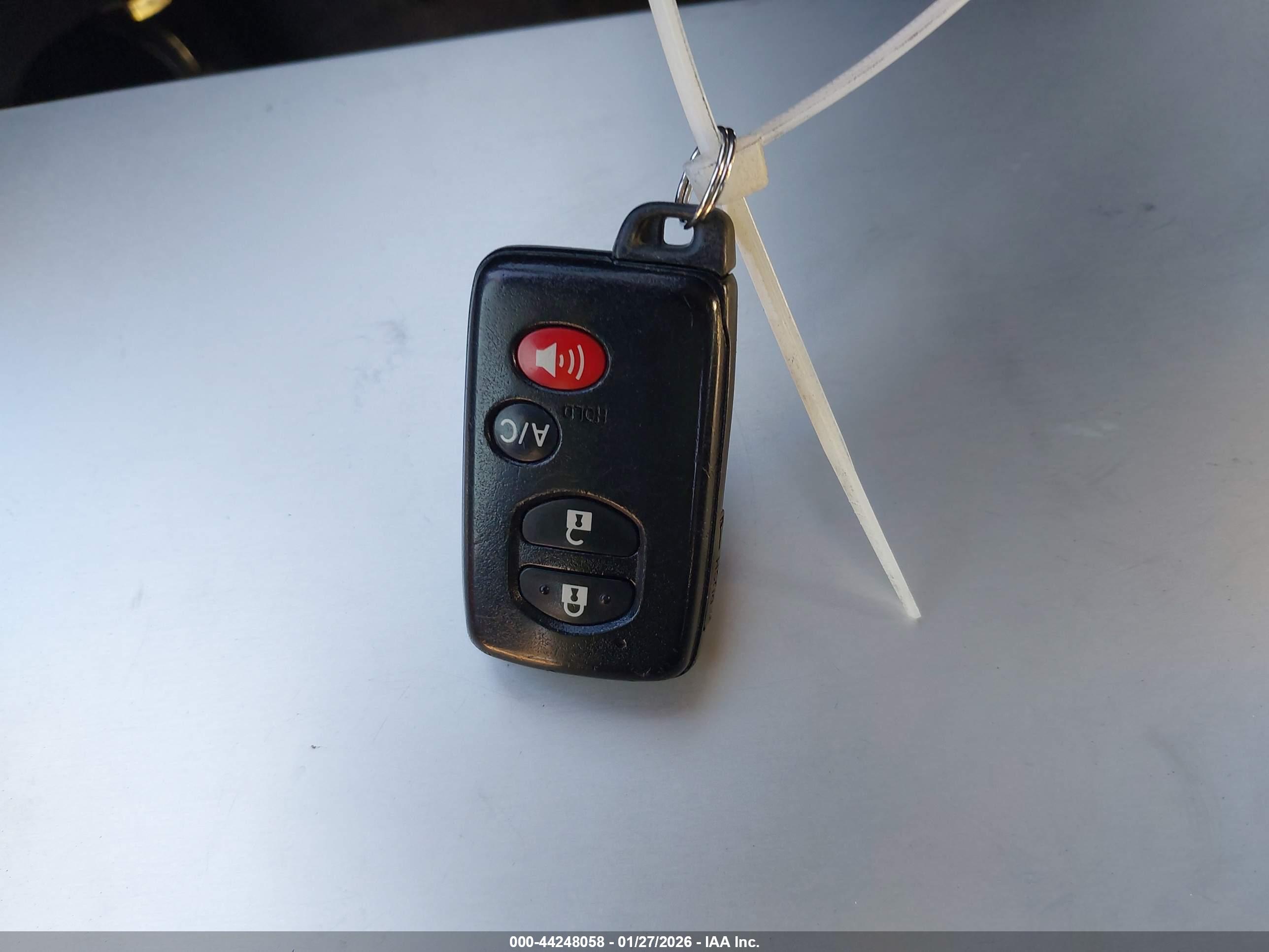 TOYOTA PRIUS image 11