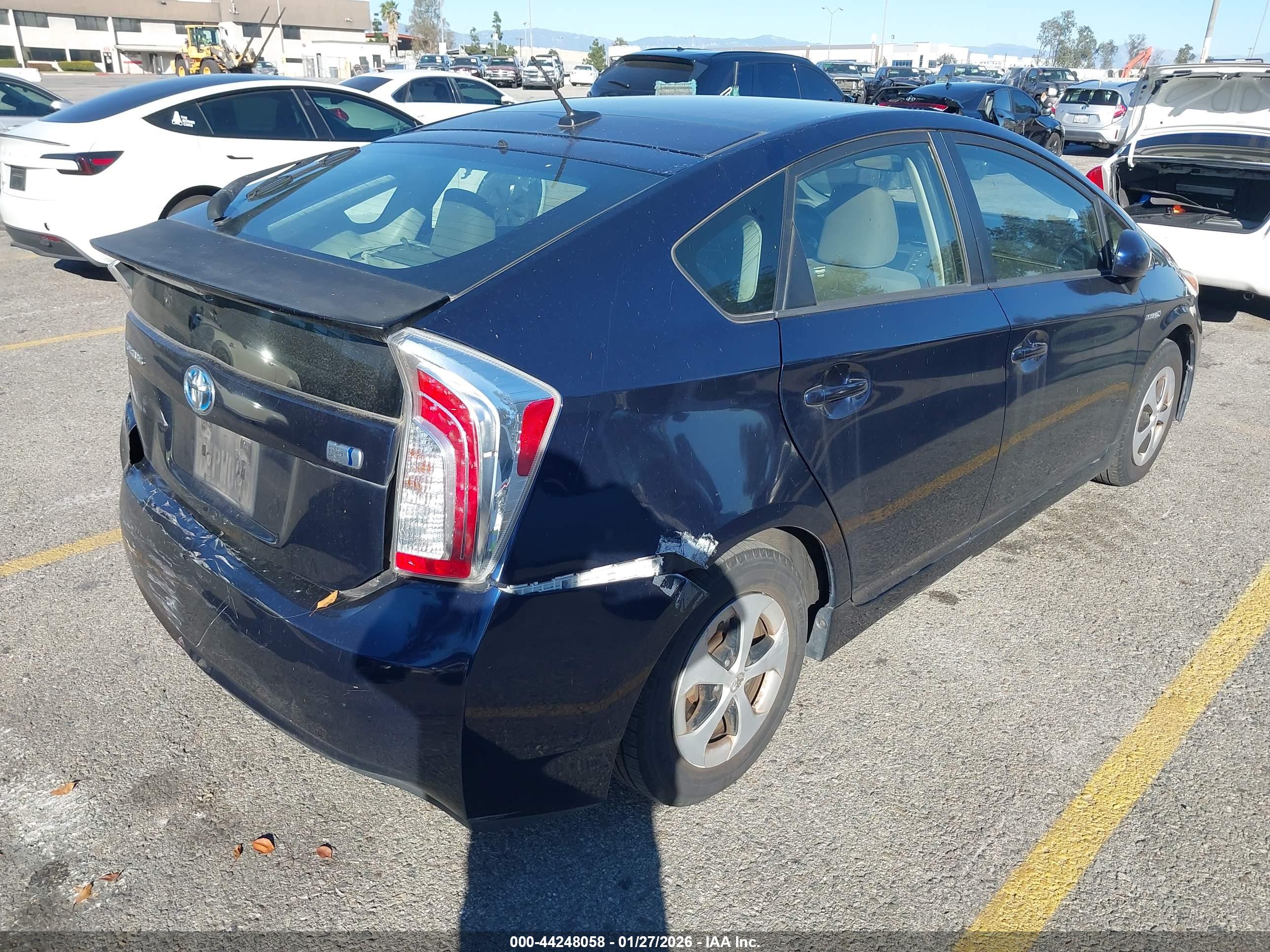 TOYOTA PRIUS image 4