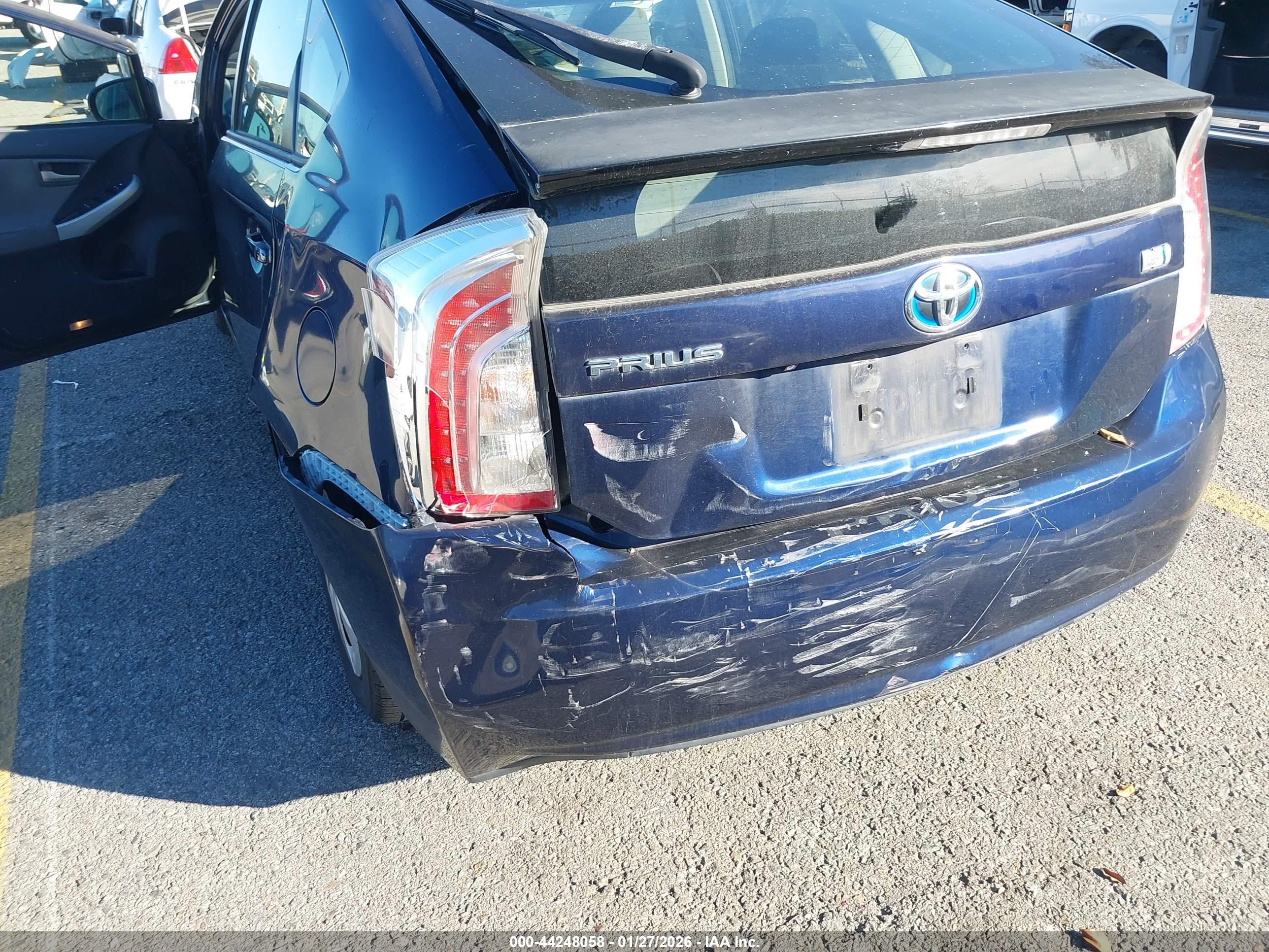 TOYOTA PRIUS image 6
