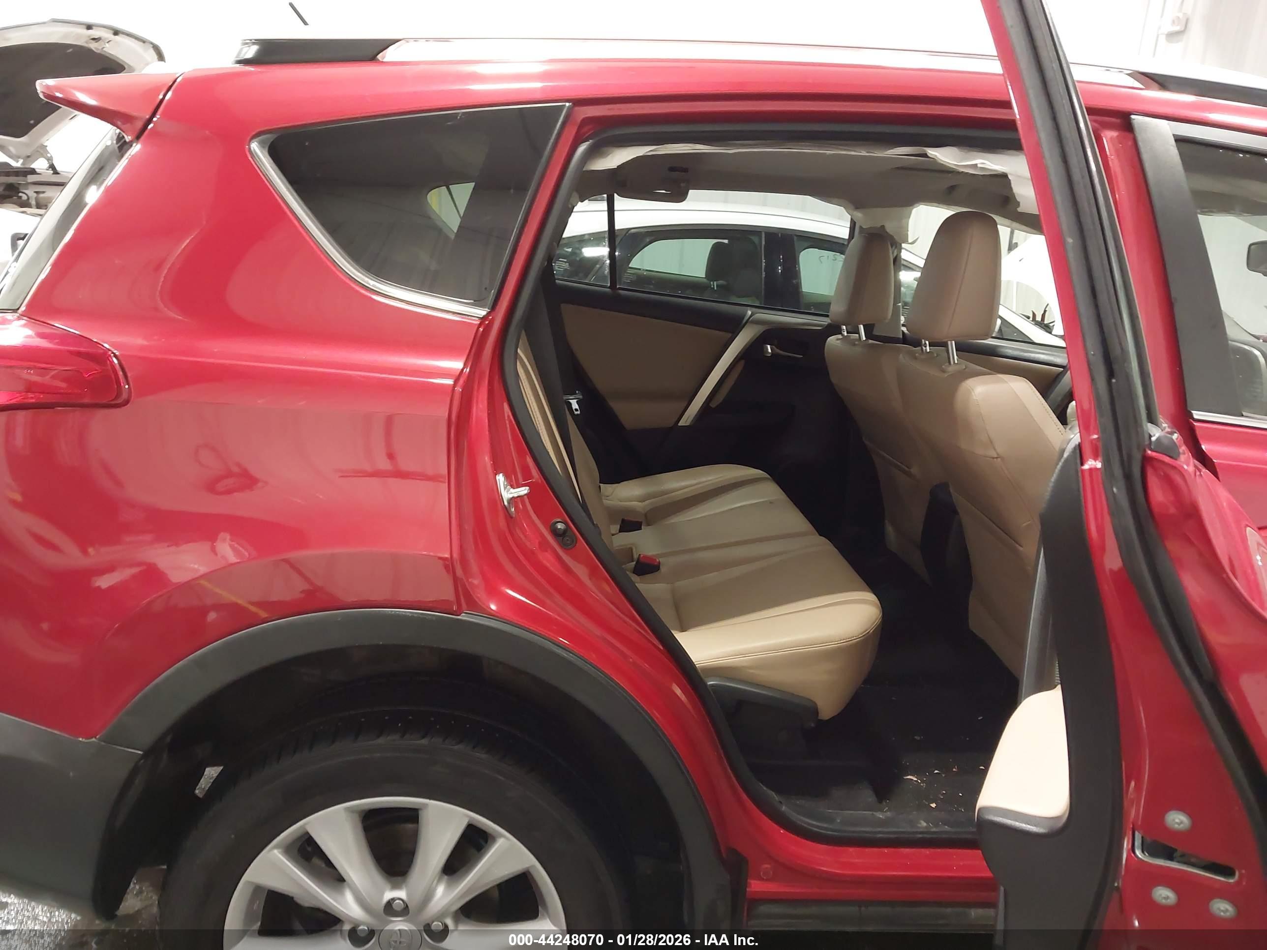 TOYOTA RAV4 image 8
