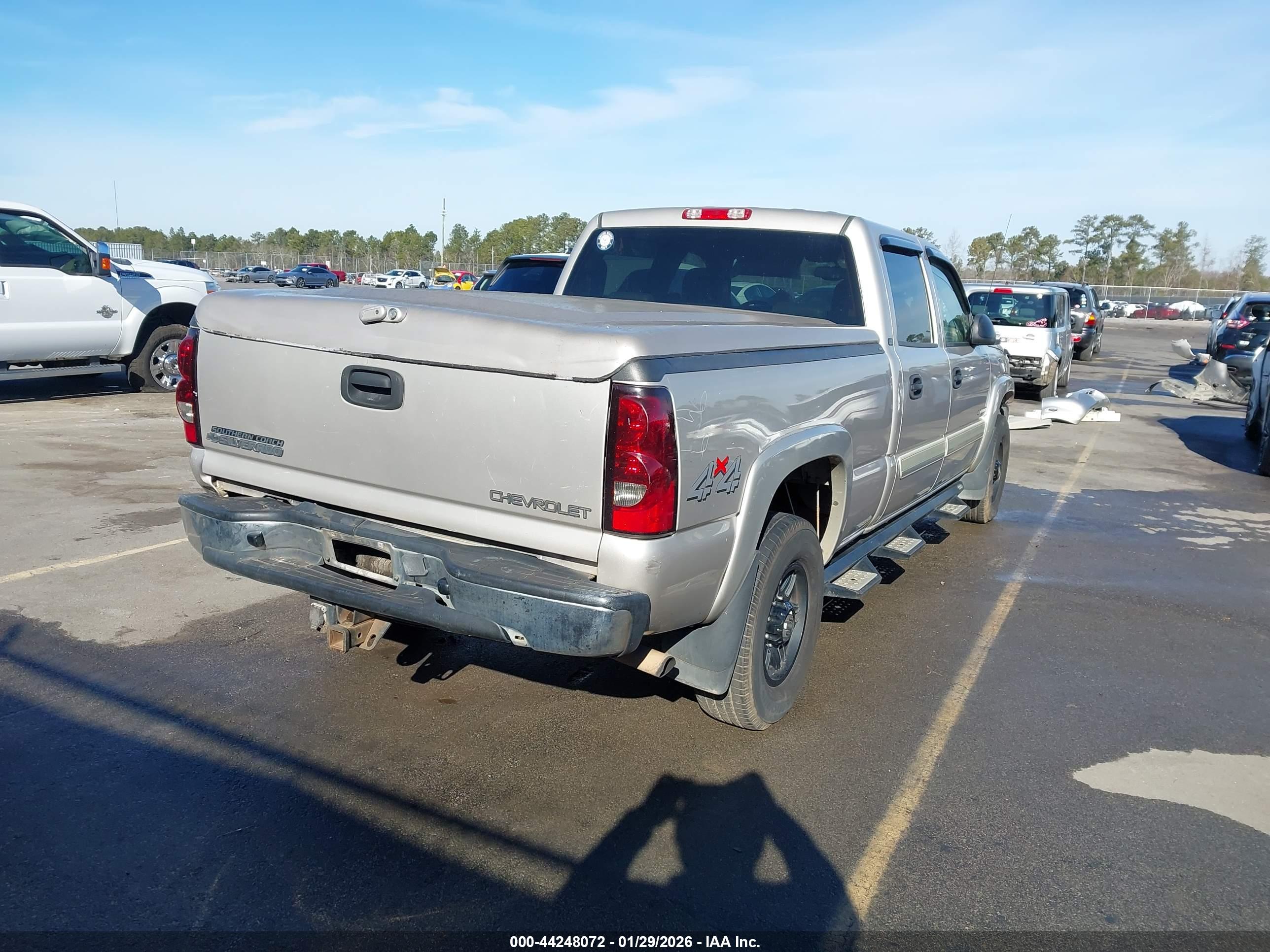 CHEVROLET SILVERADO image 4