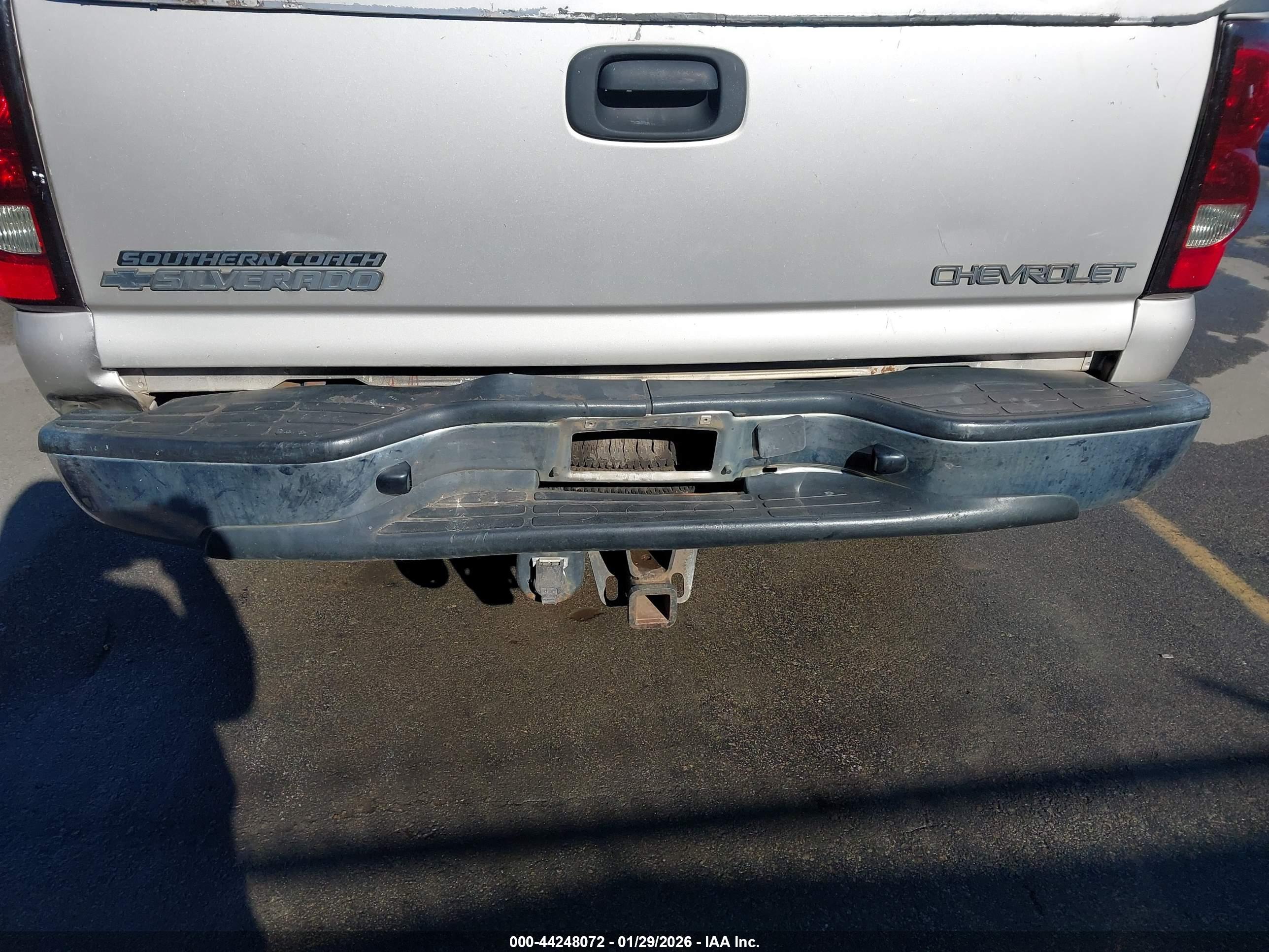 CHEVROLET SILVERADO image 6