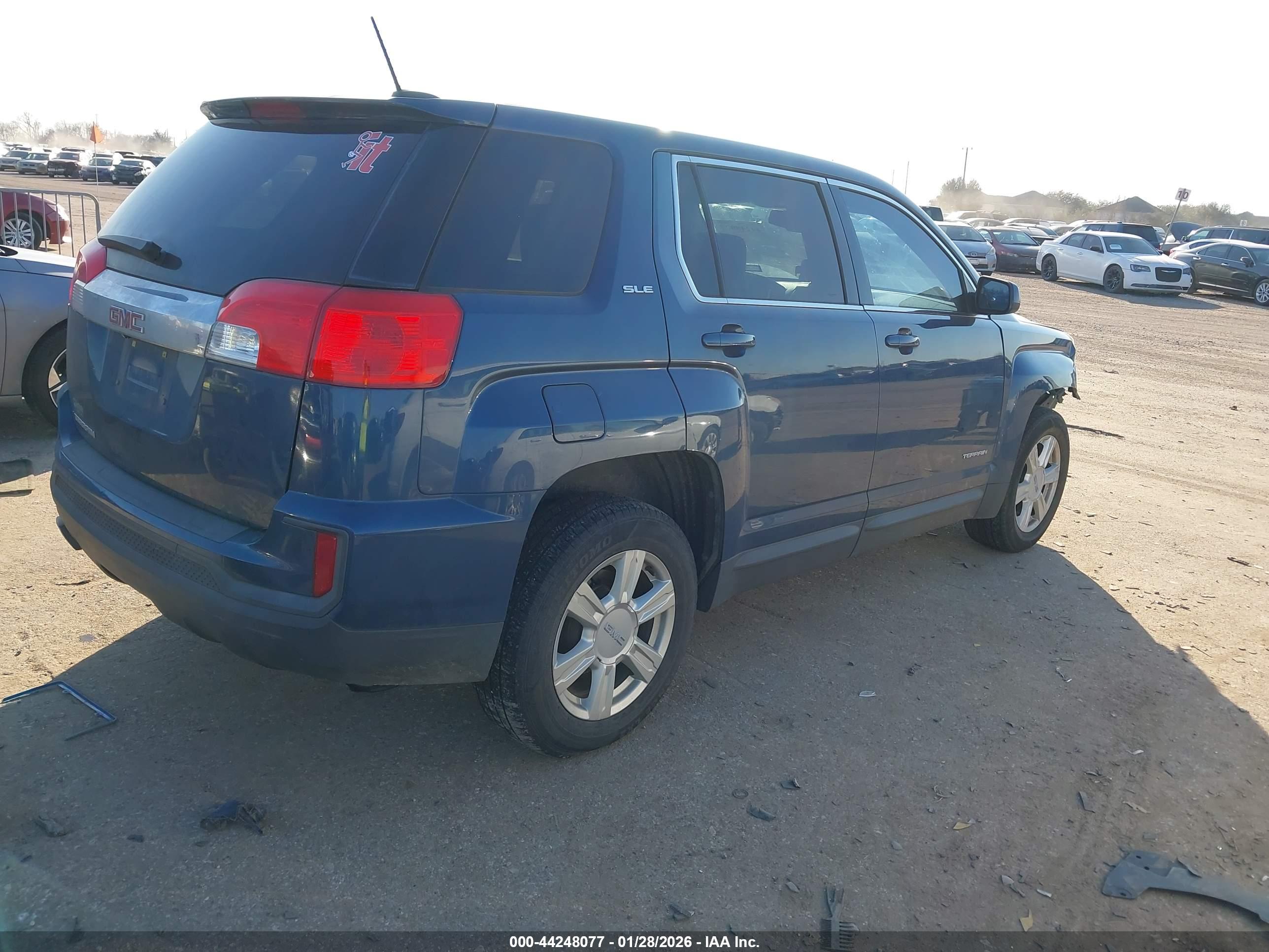 GMC TERRAIN image 4