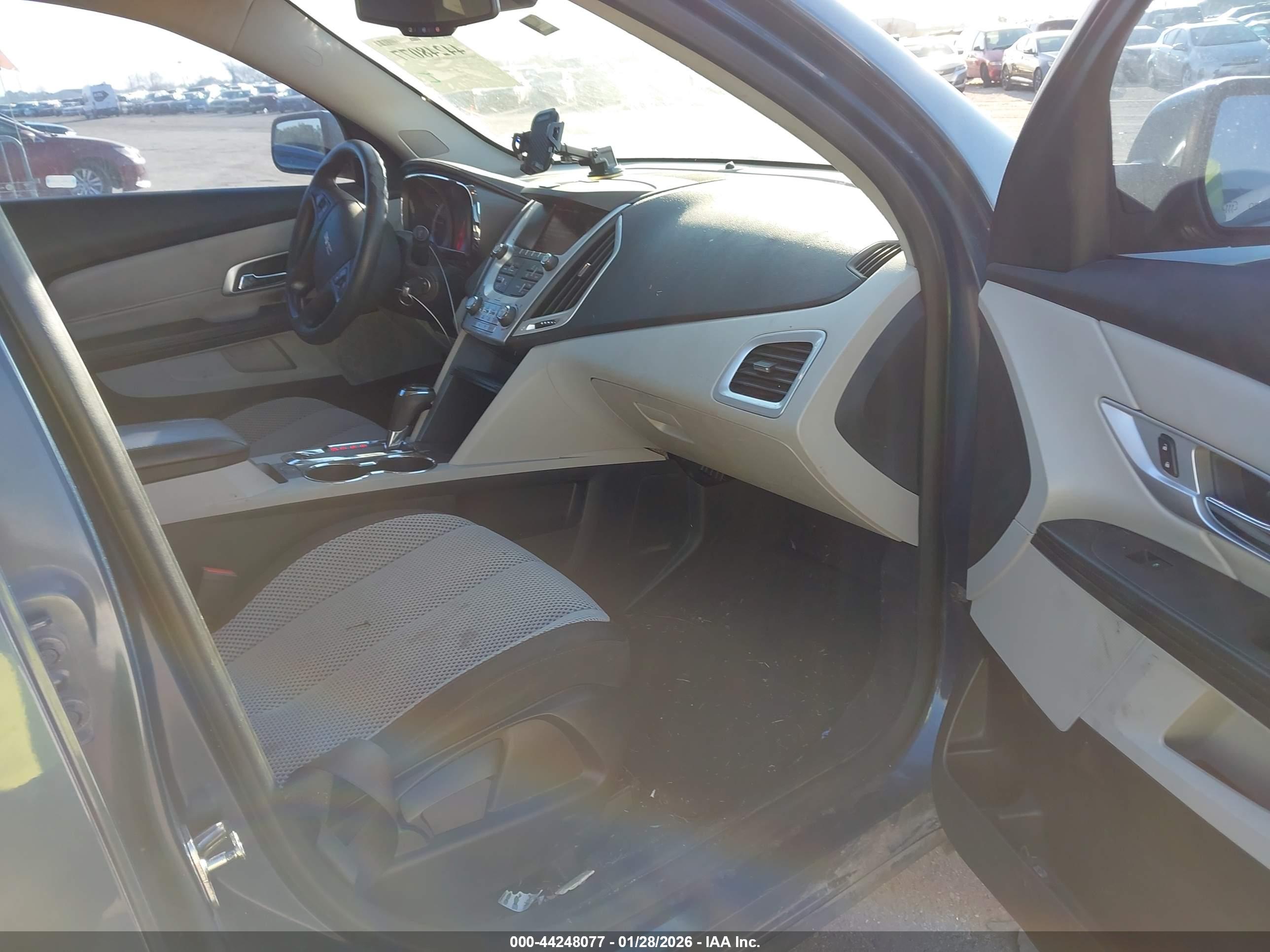 GMC TERRAIN image 5