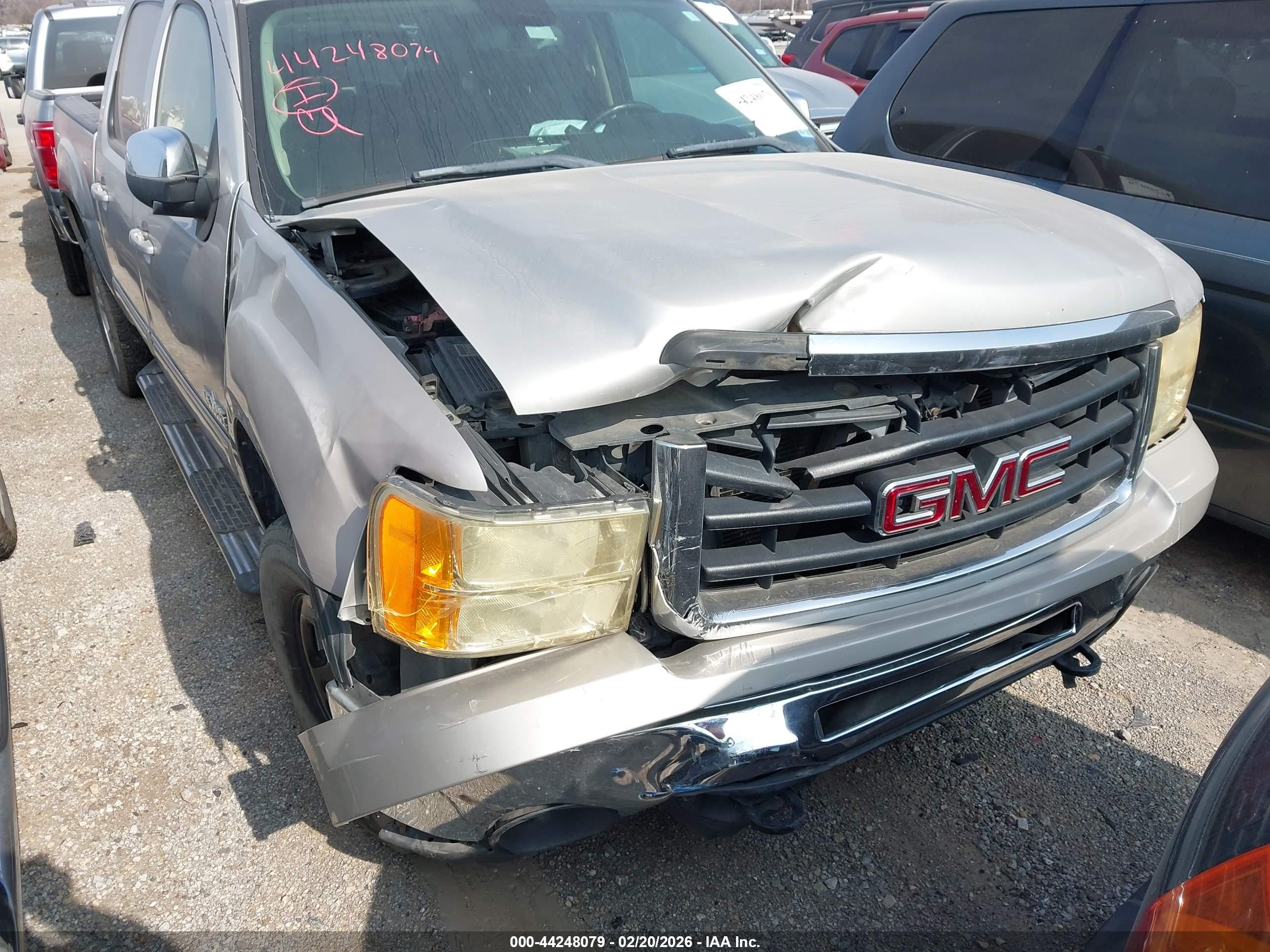 GMC SIERRA image 6
