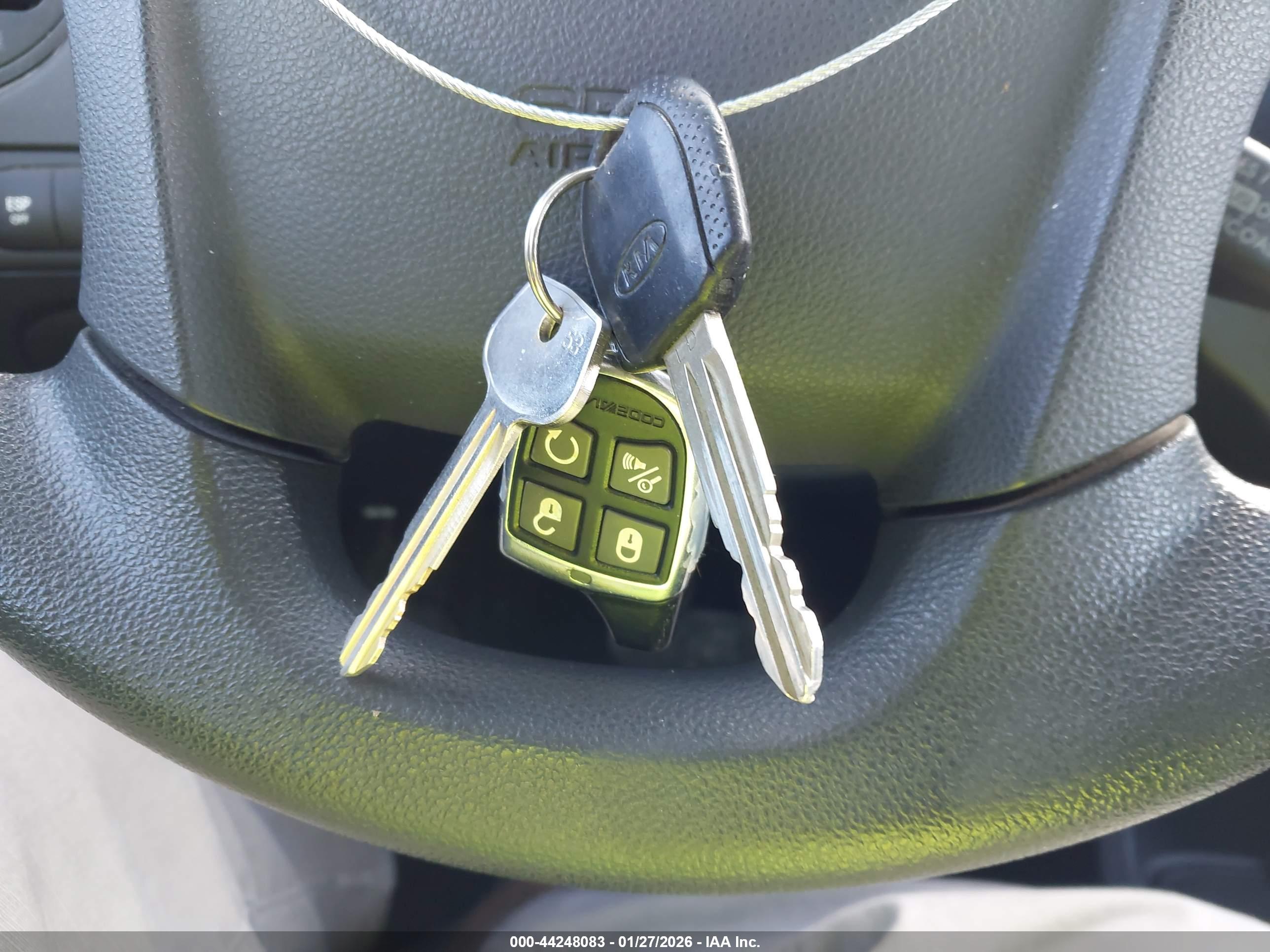 KIA SPORTAGE image 11