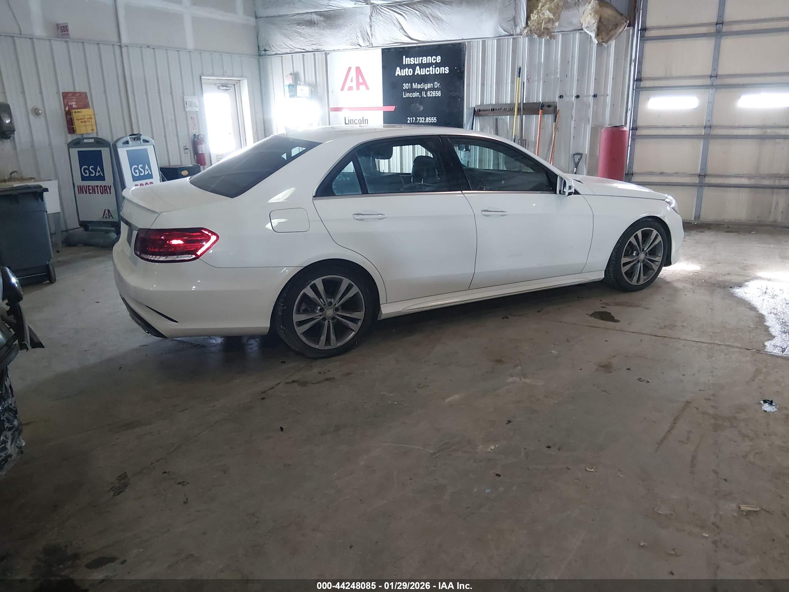 MERCEDES-BENZ E image 4