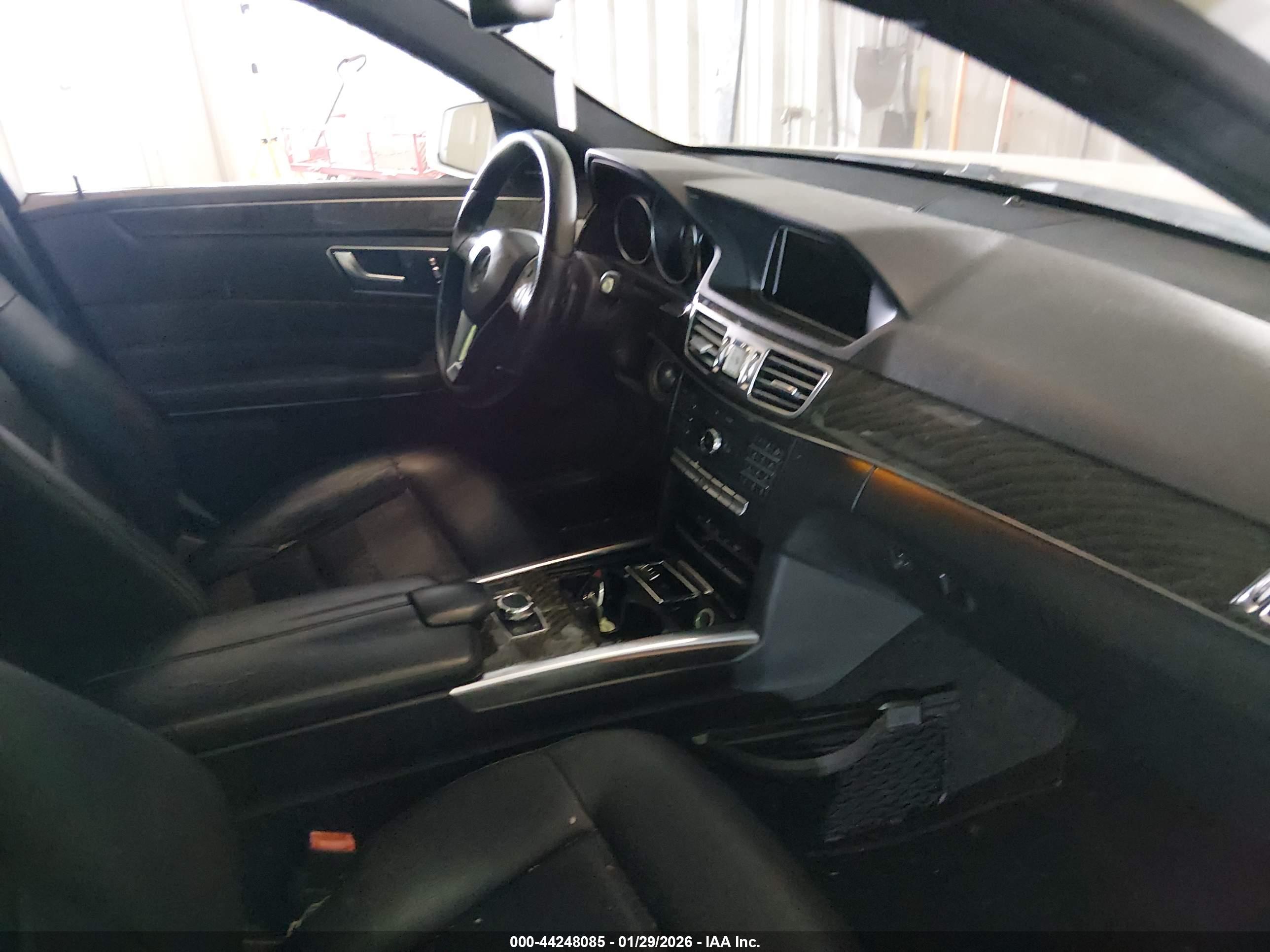 MERCEDES-BENZ E image 5