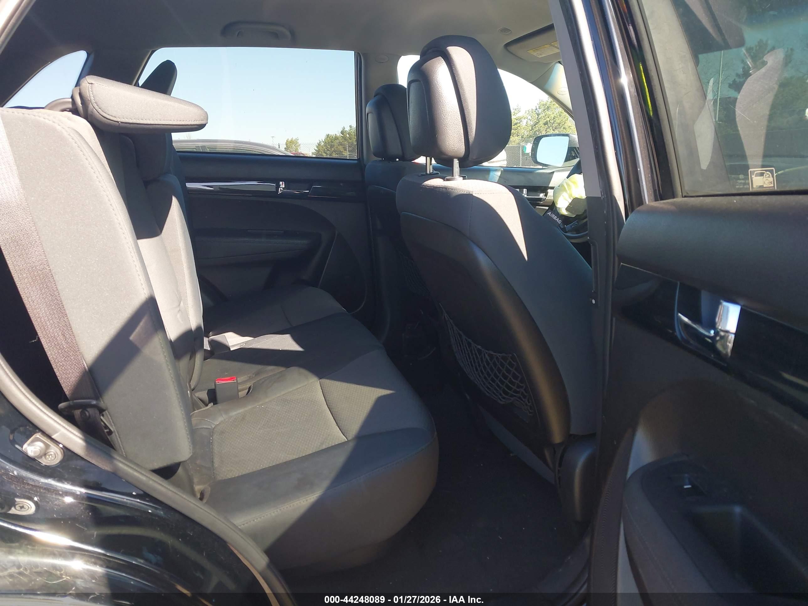 KIA SORENTO image 8