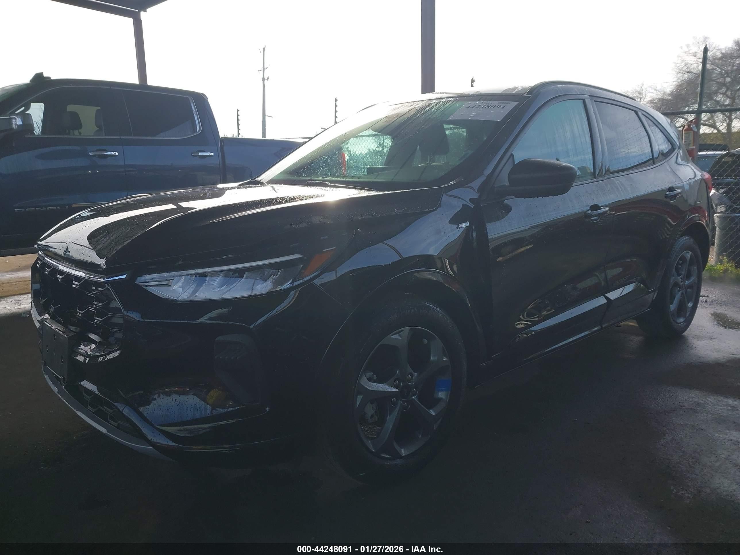 FORD ESCAPE image 2