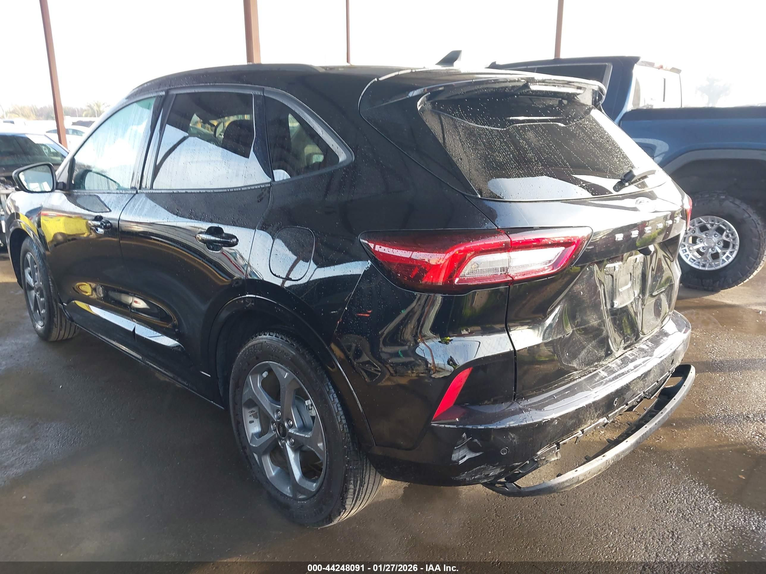 FORD ESCAPE image 3
